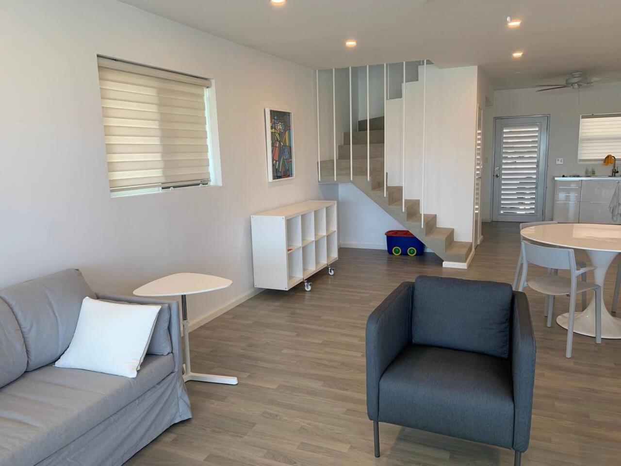 Luxury Waterfront Villa 431F Starlink Wifi