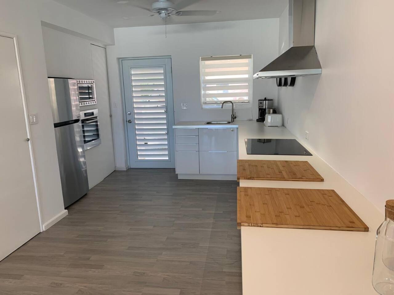 Luxury Waterfront Villa 431F Starlink Wifi