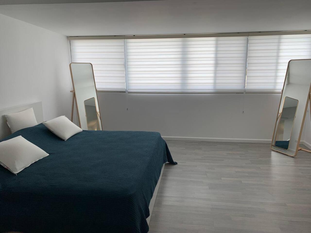 Luxury Waterfront Villa 431F Starlink Wifi