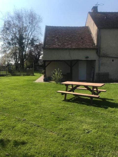 Le Poule House view 2