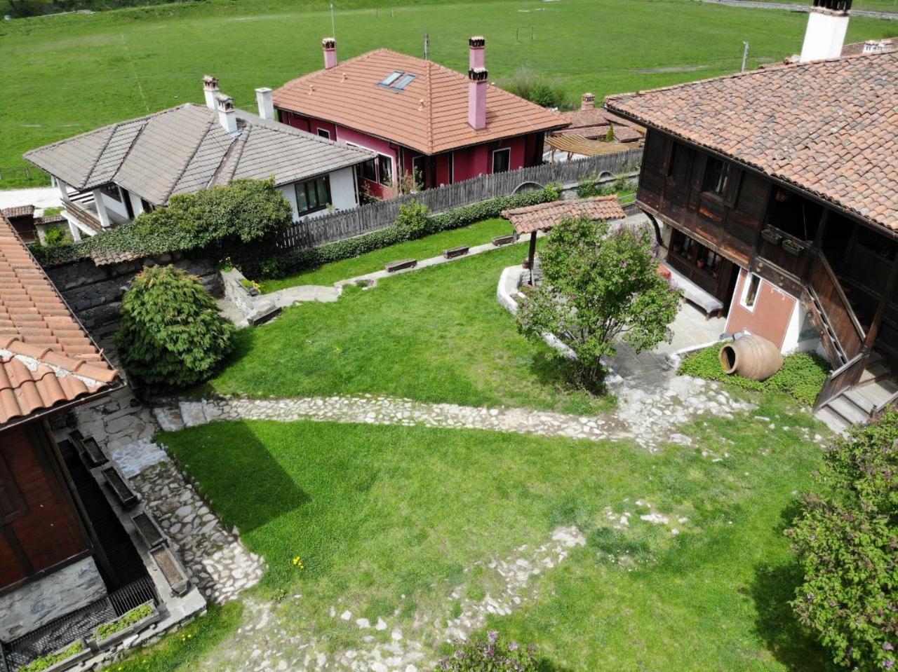 Hadji Neikovi Guest Houses