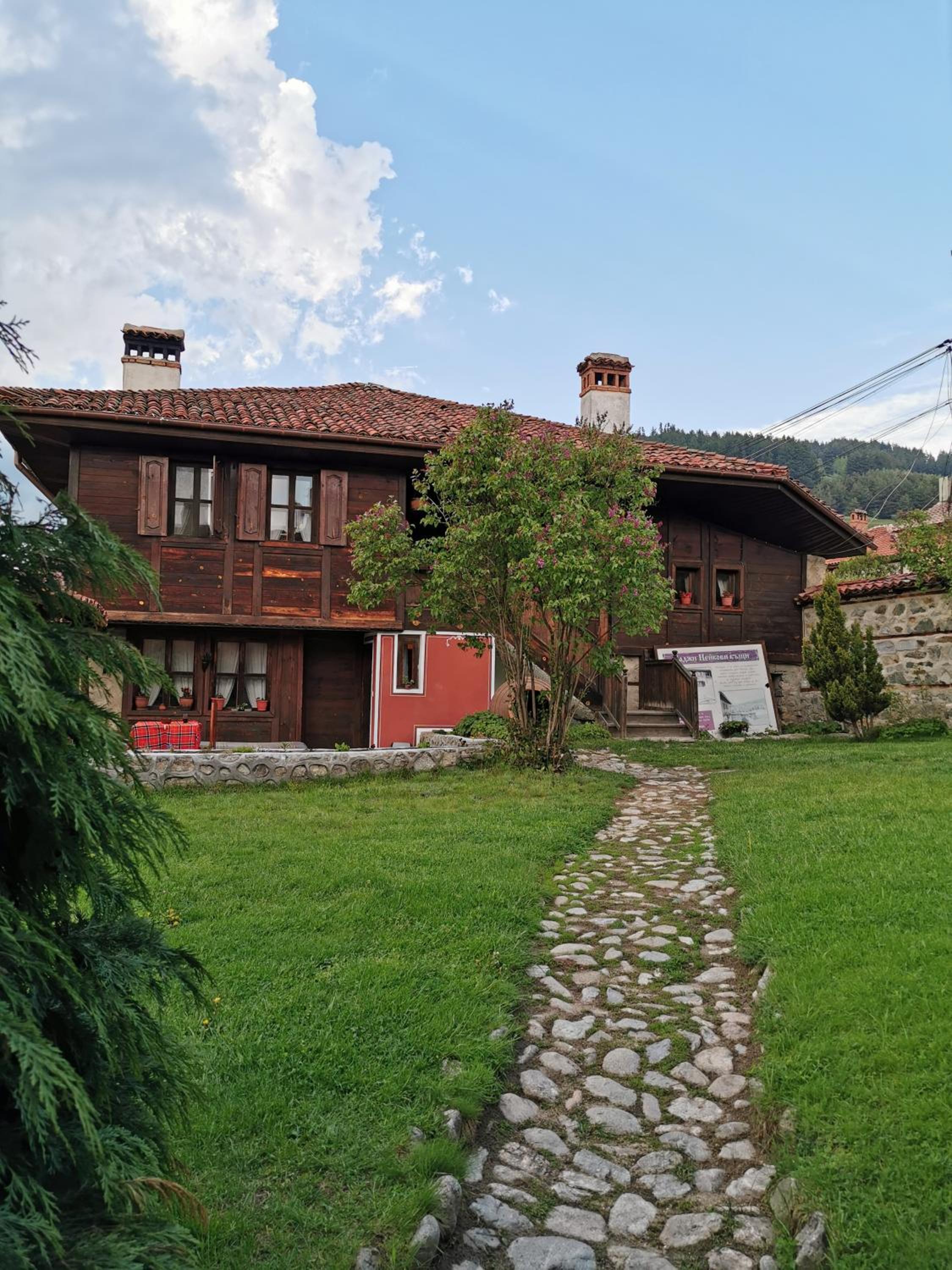 Hadji Neikovi Guest Houses