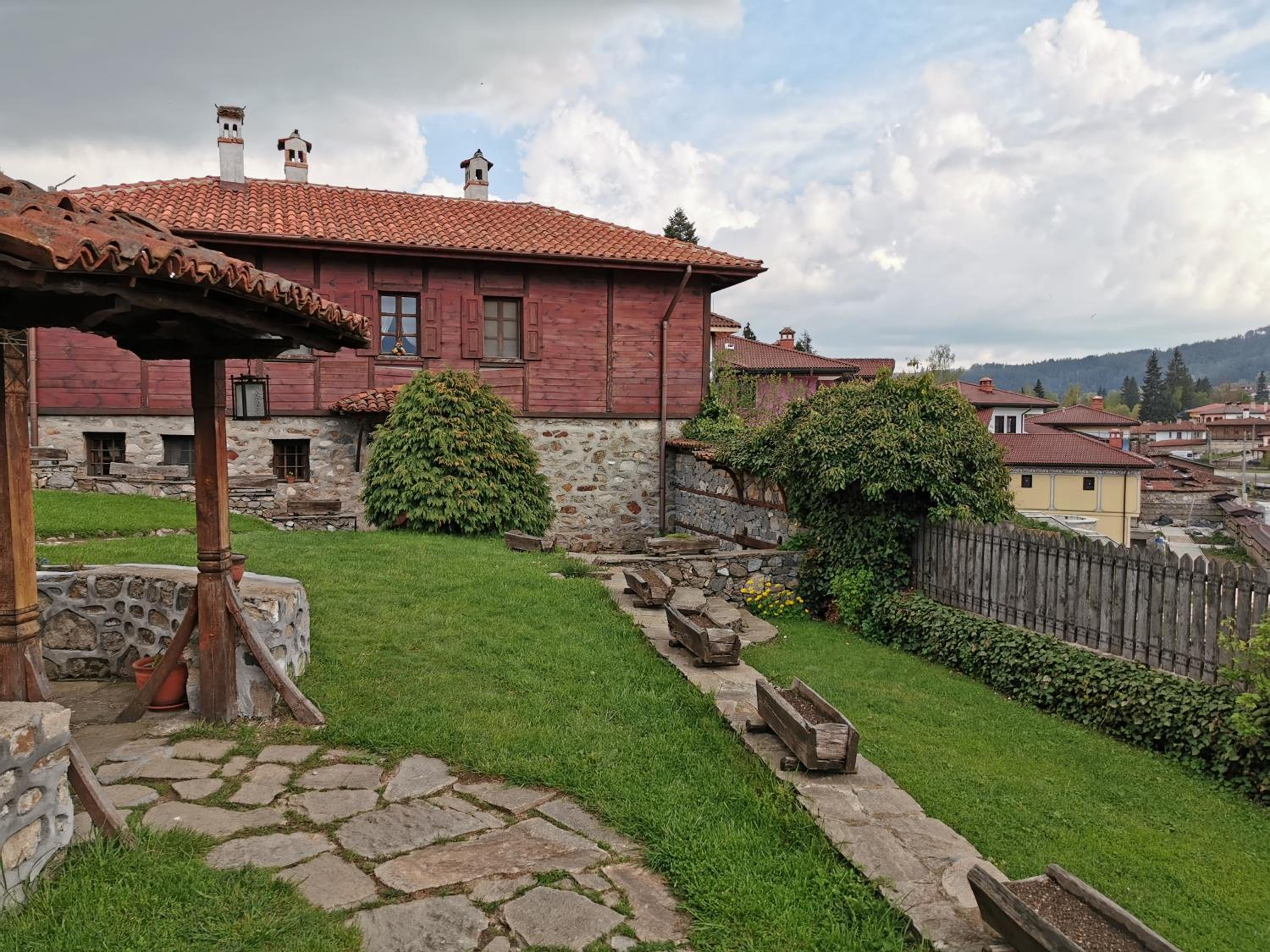 Hadji Neikovi Guest Houses