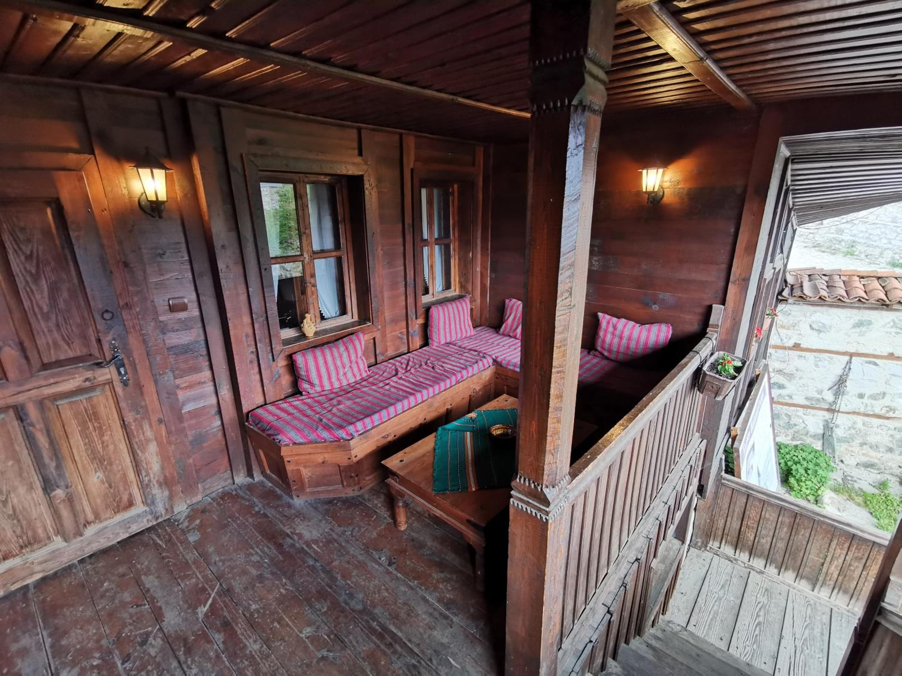 Hadji Neikovi Guest Houses