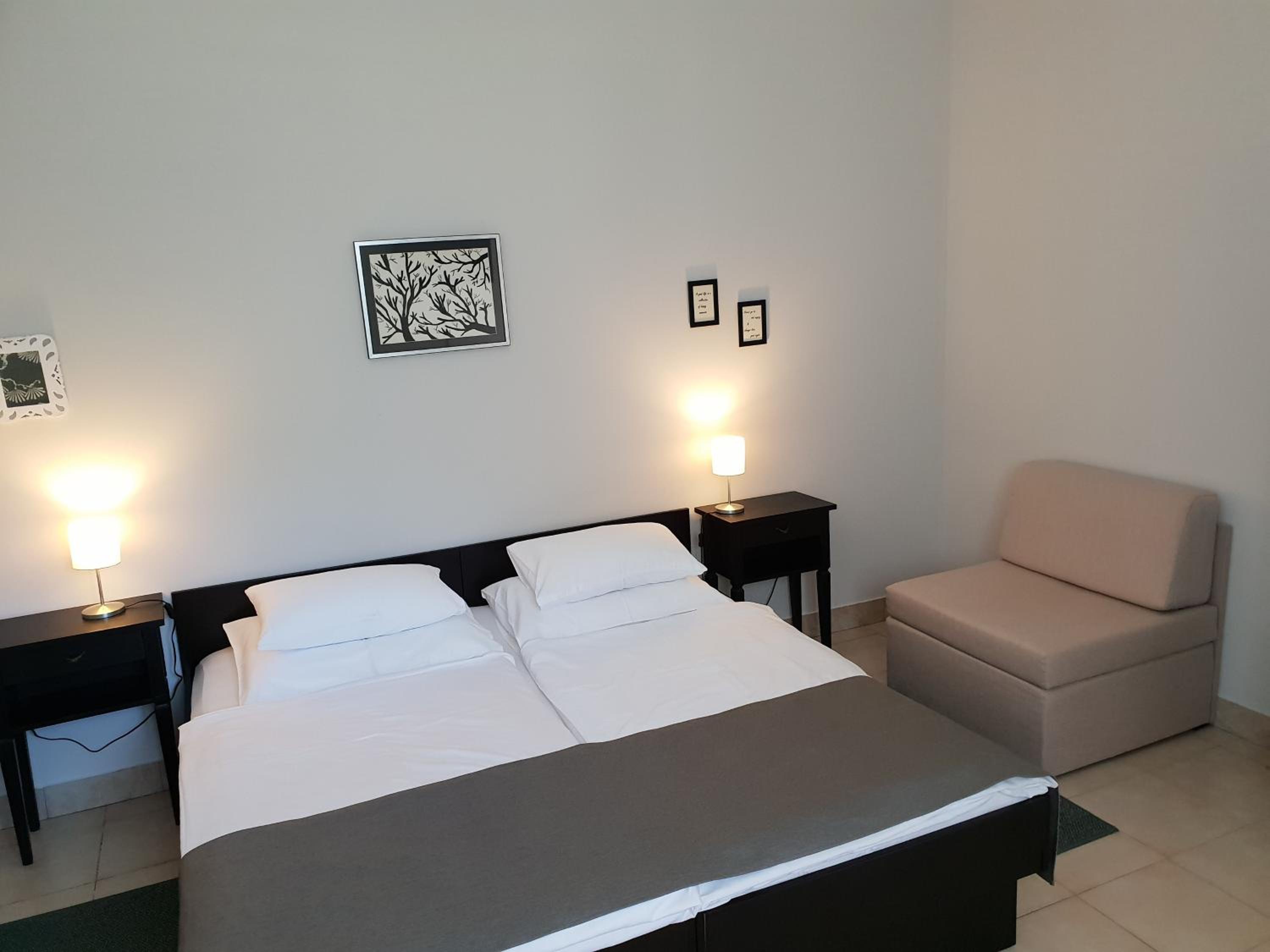 Apartments & rooms MIKLEUS