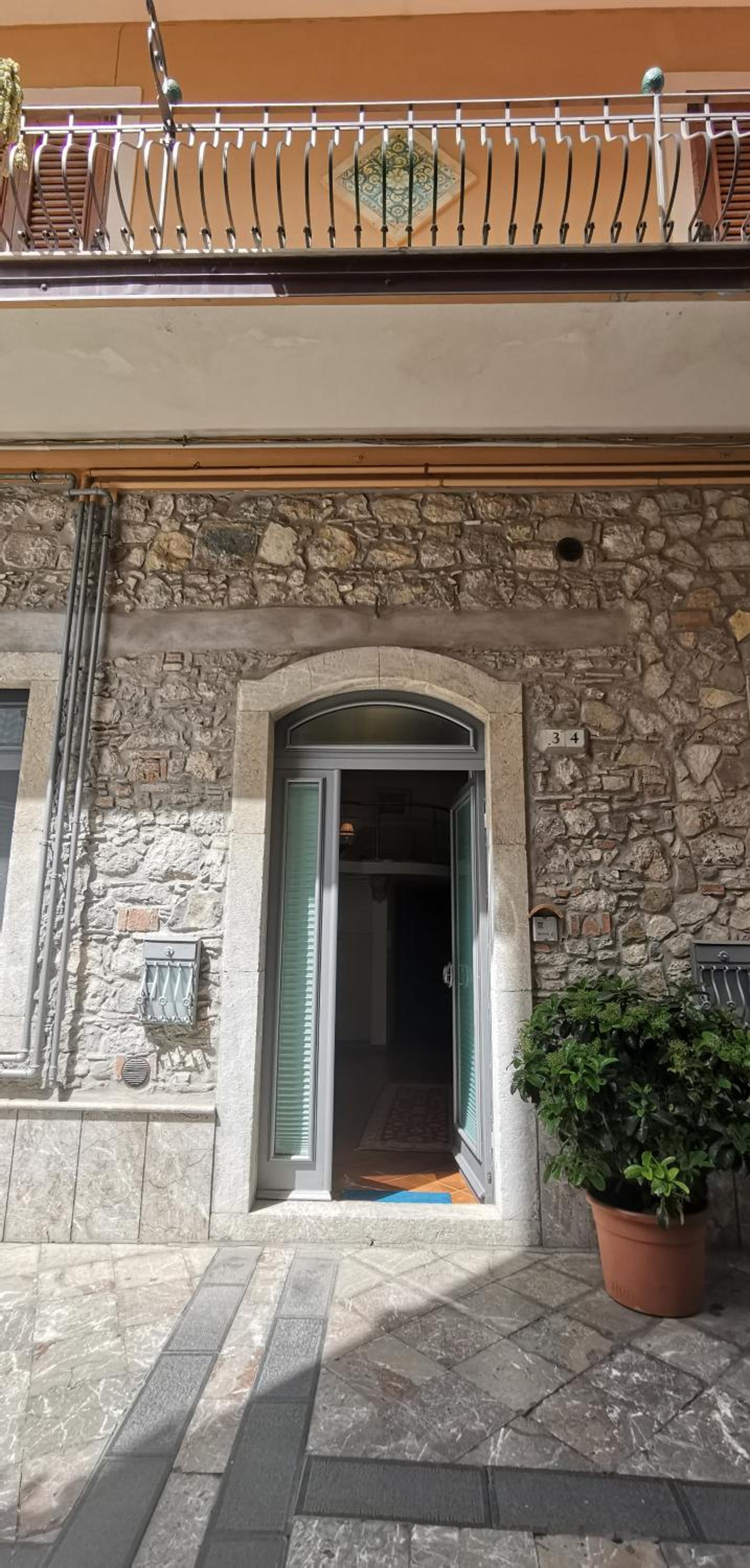 luxury Apartment Carmen n 2 Centro Storico di Taormina photo 2