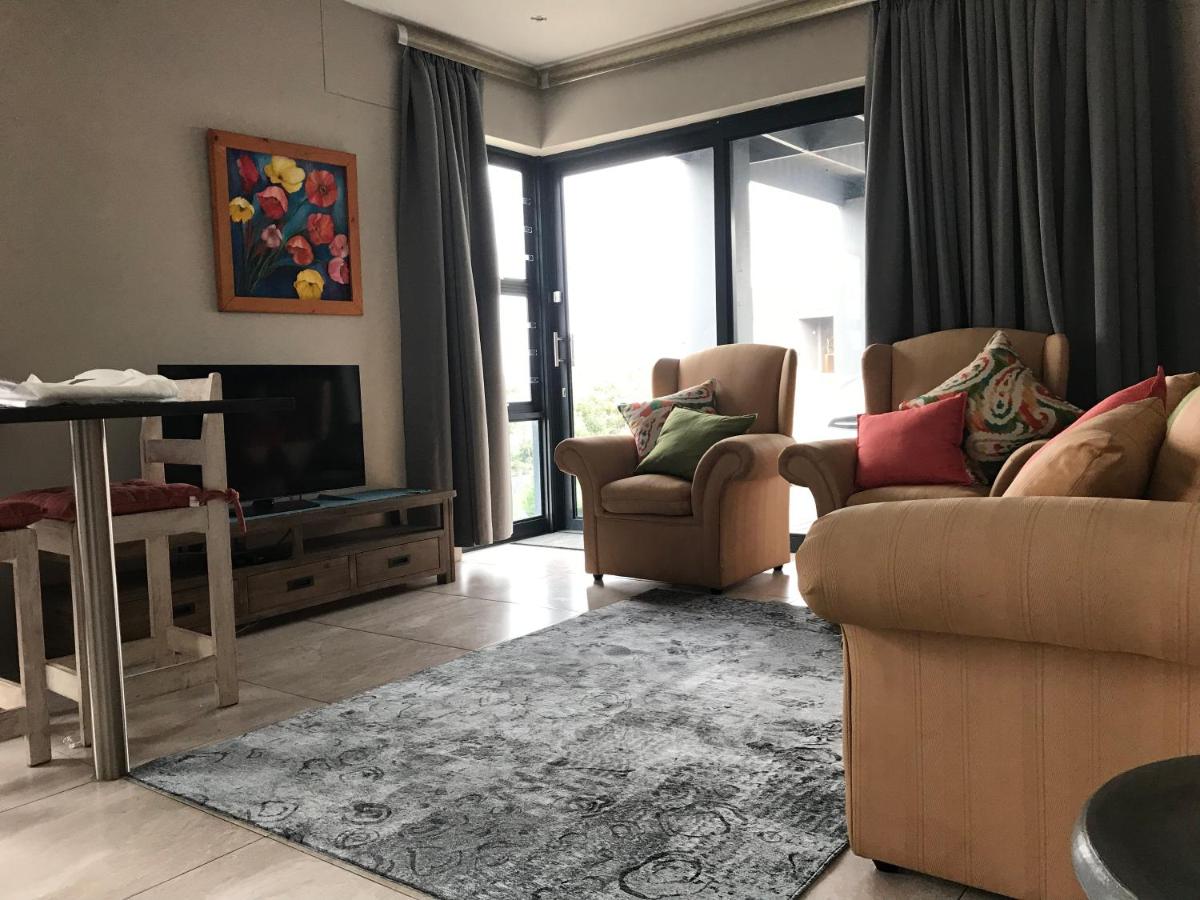 Indigo Place - Gold, Hermanus, photo 3 of 6