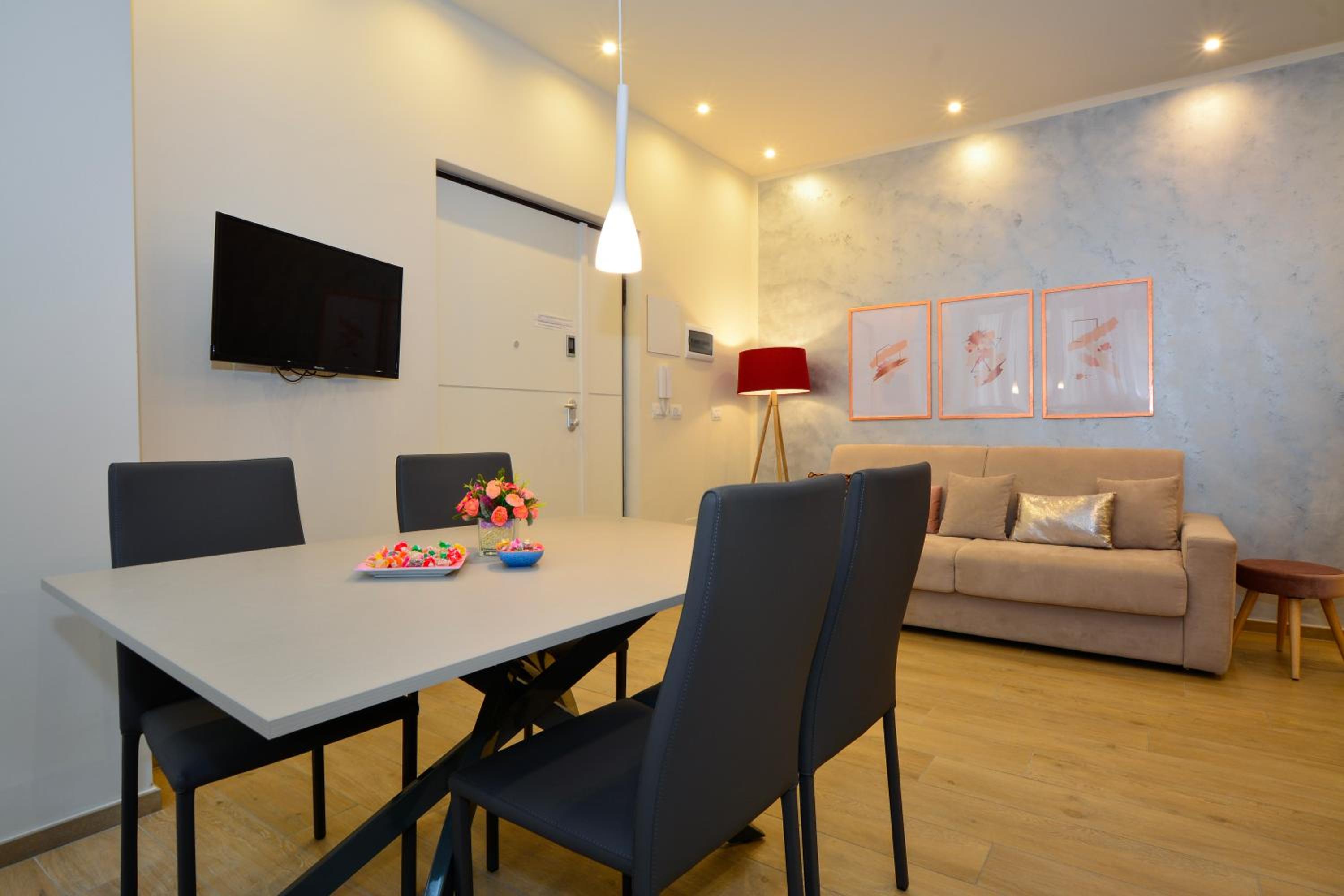 La Dotta Apartments photo 3