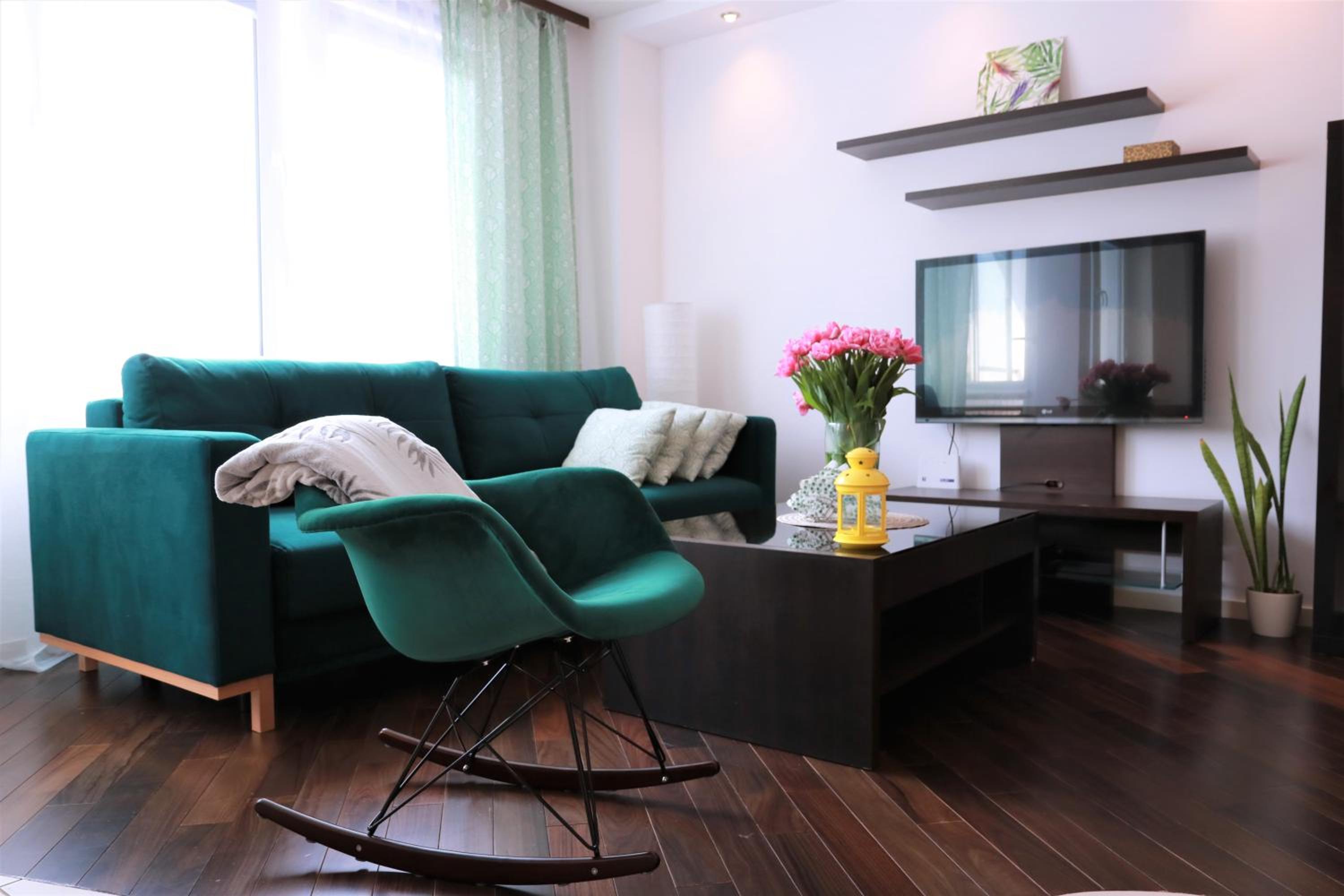 Stylish and spacious by Cooee Apartments view 2