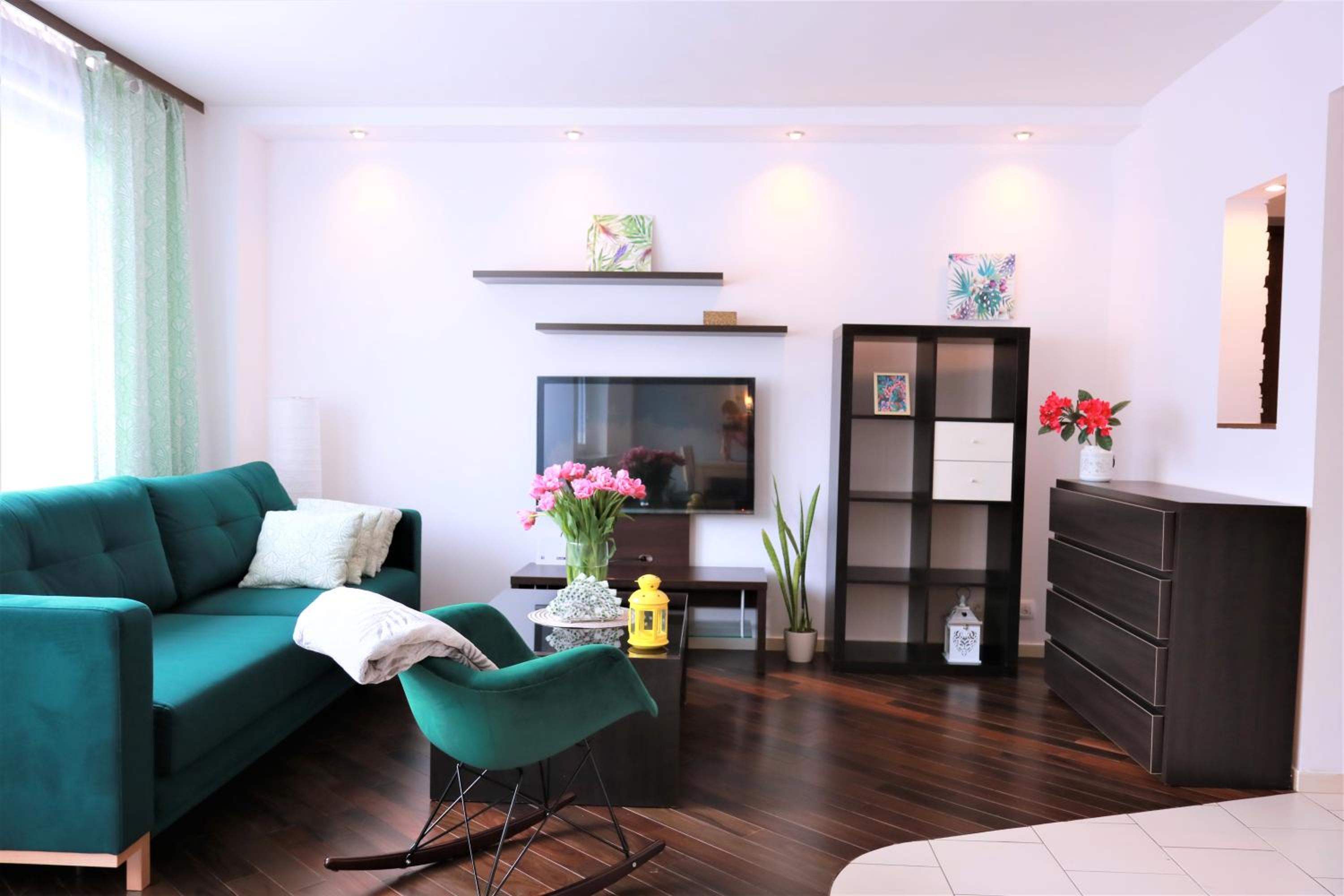 Stylish and spacious by Cooee Apartments view 3