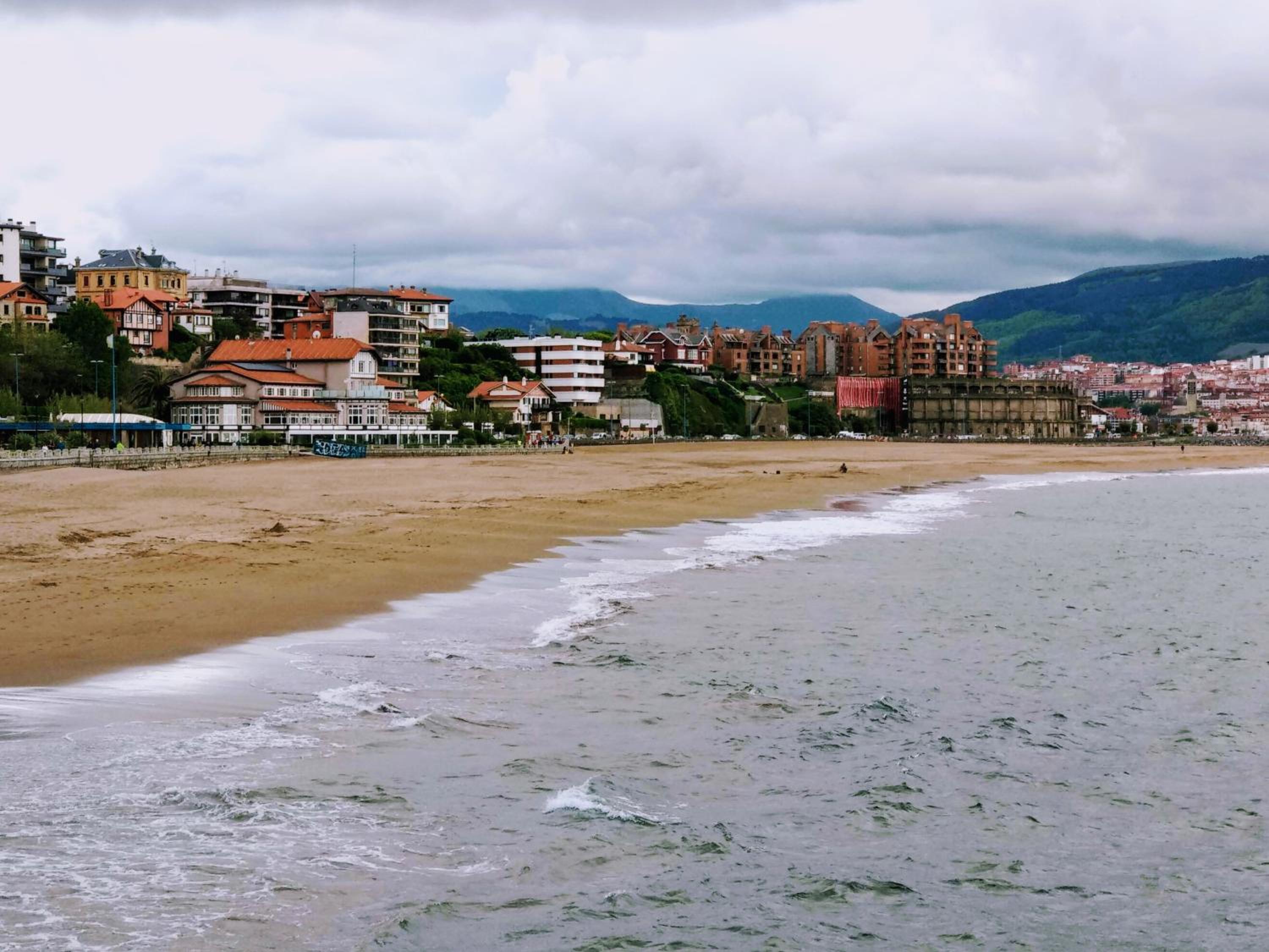 Happy Home Getxo Beach view 4