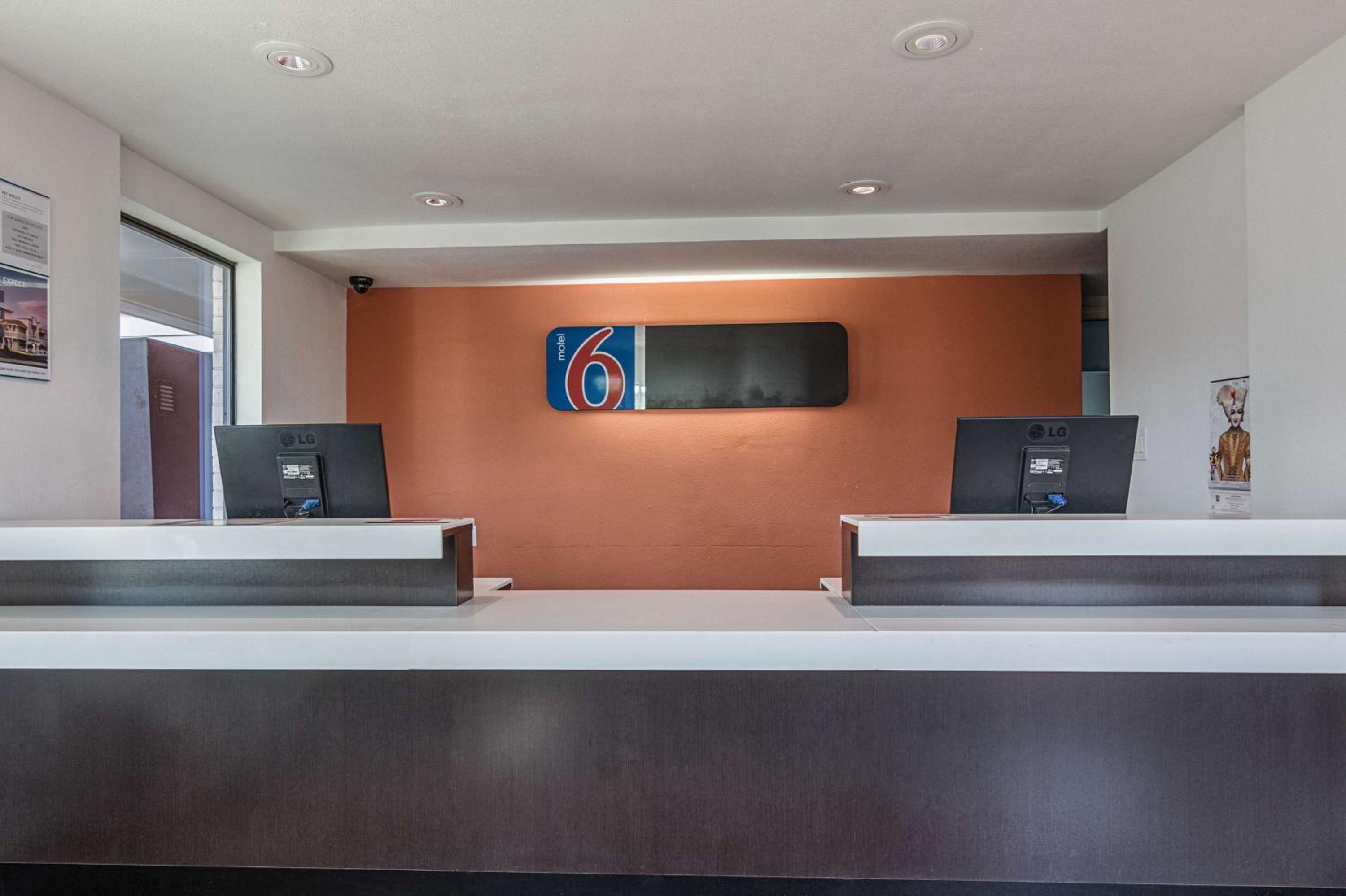 Motel 6-Texarkana, AR