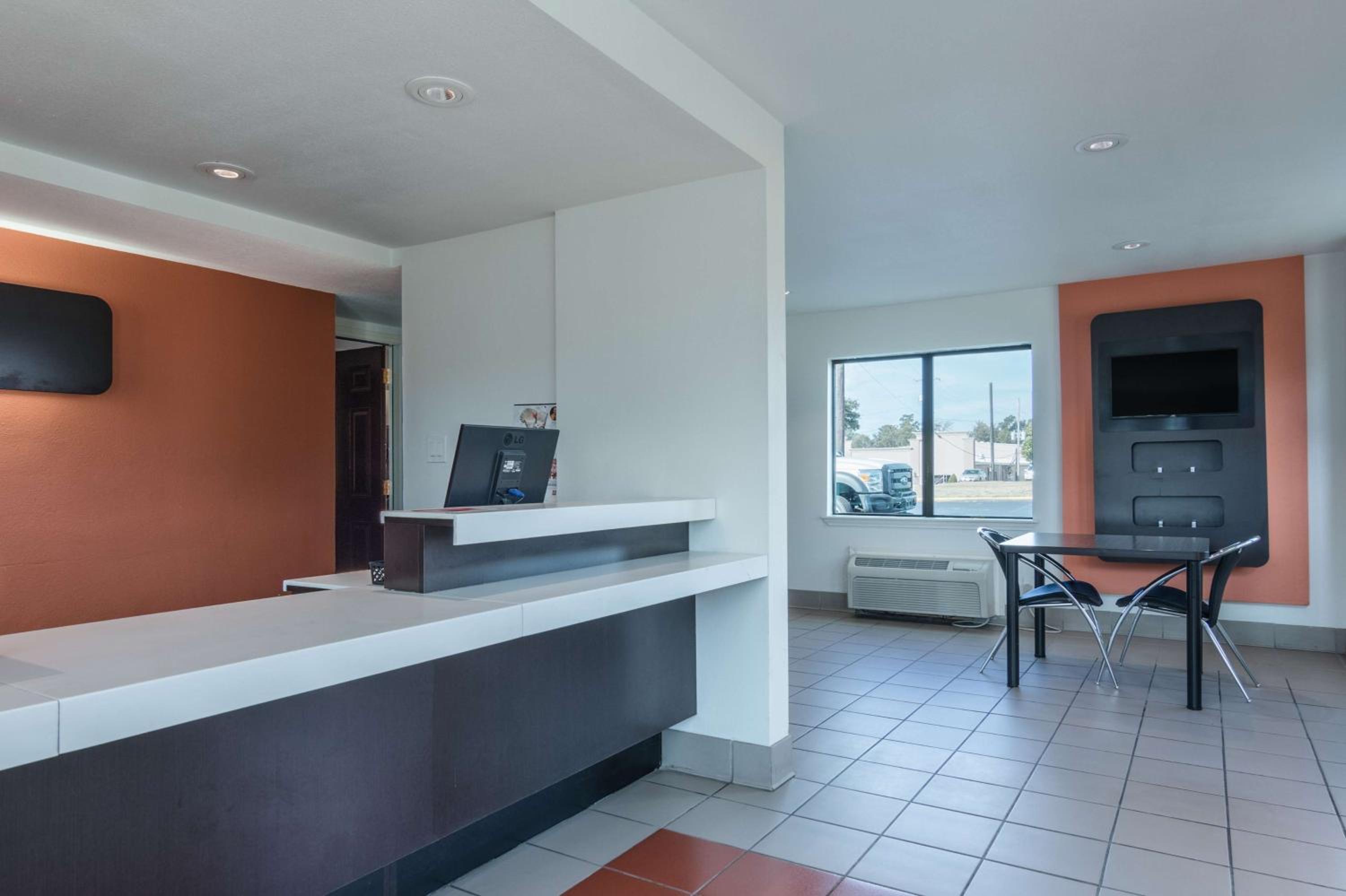 Motel 6-Texarkana, AR