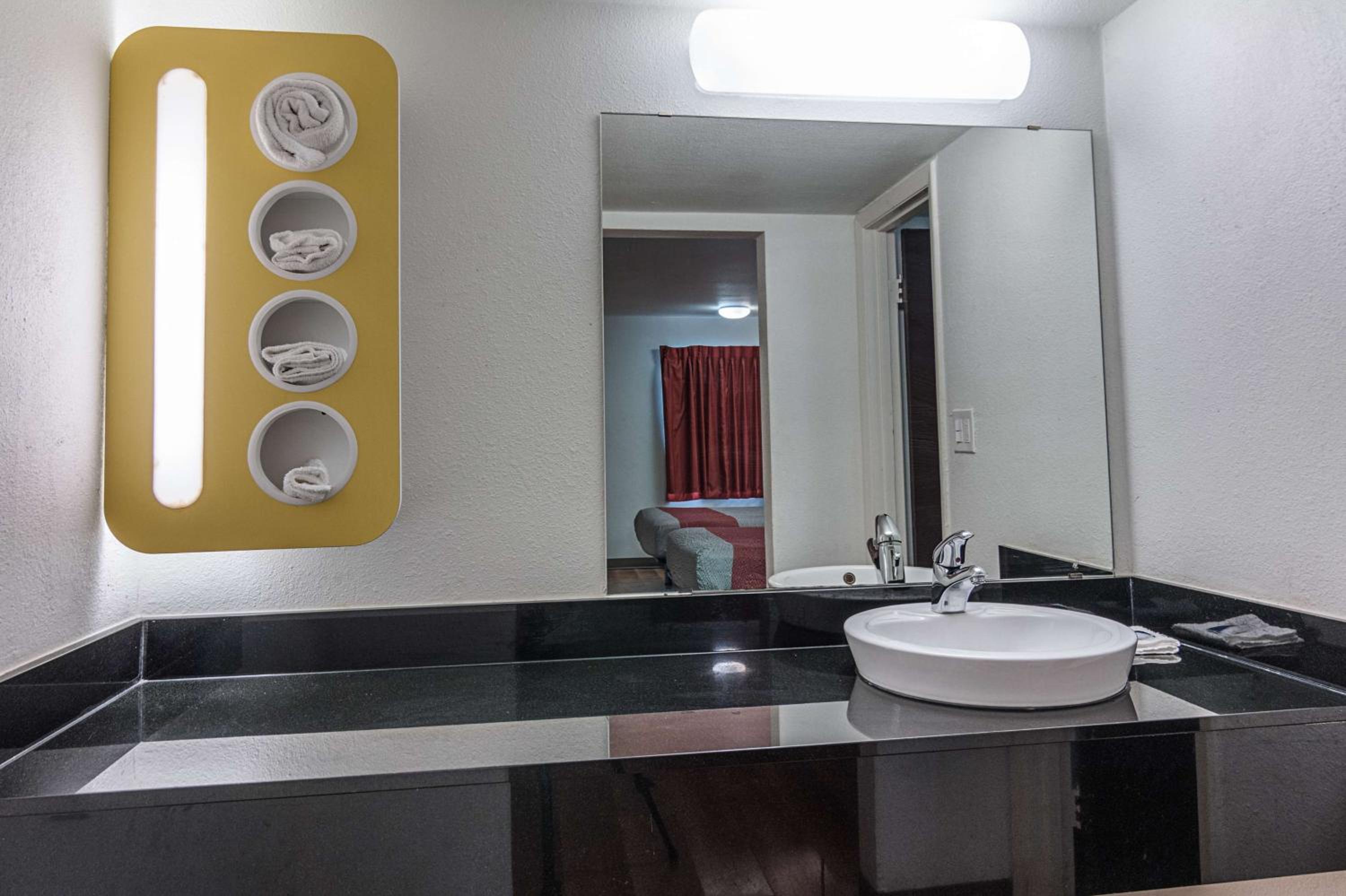 Motel 6-Texarkana, AR