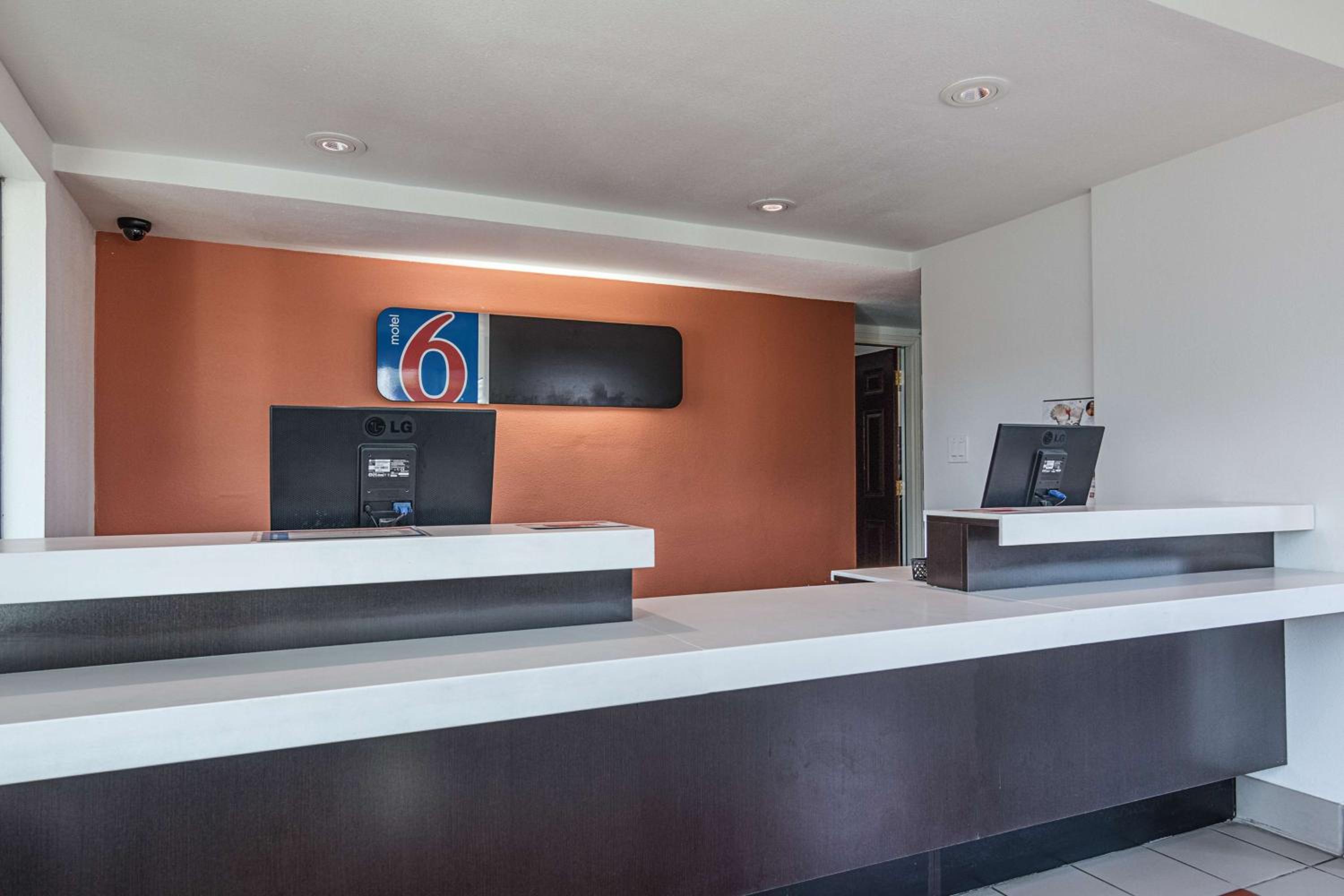 Motel 6-Texarkana, AR