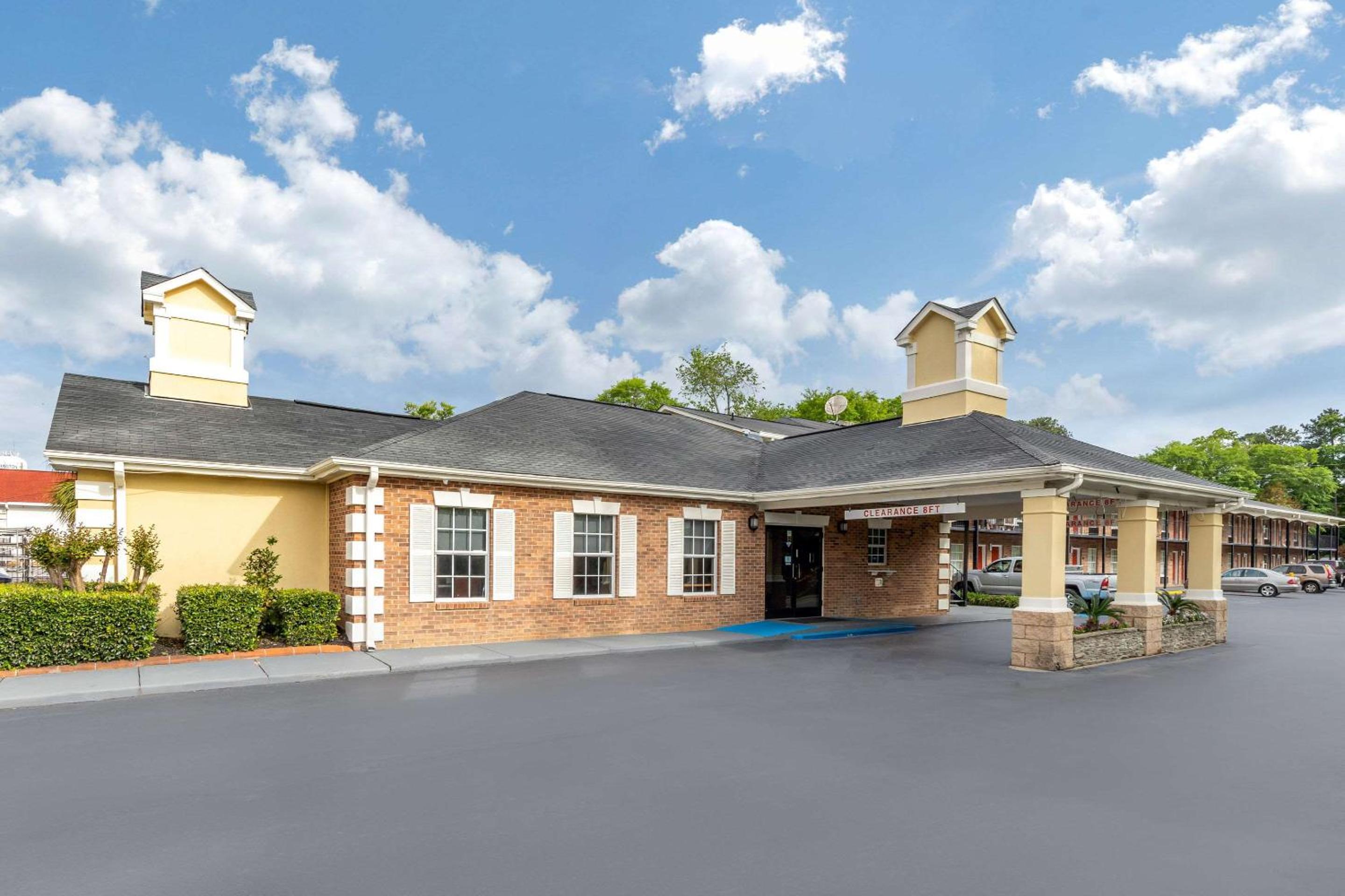Quality Inn & Suites Lexington - Image 2