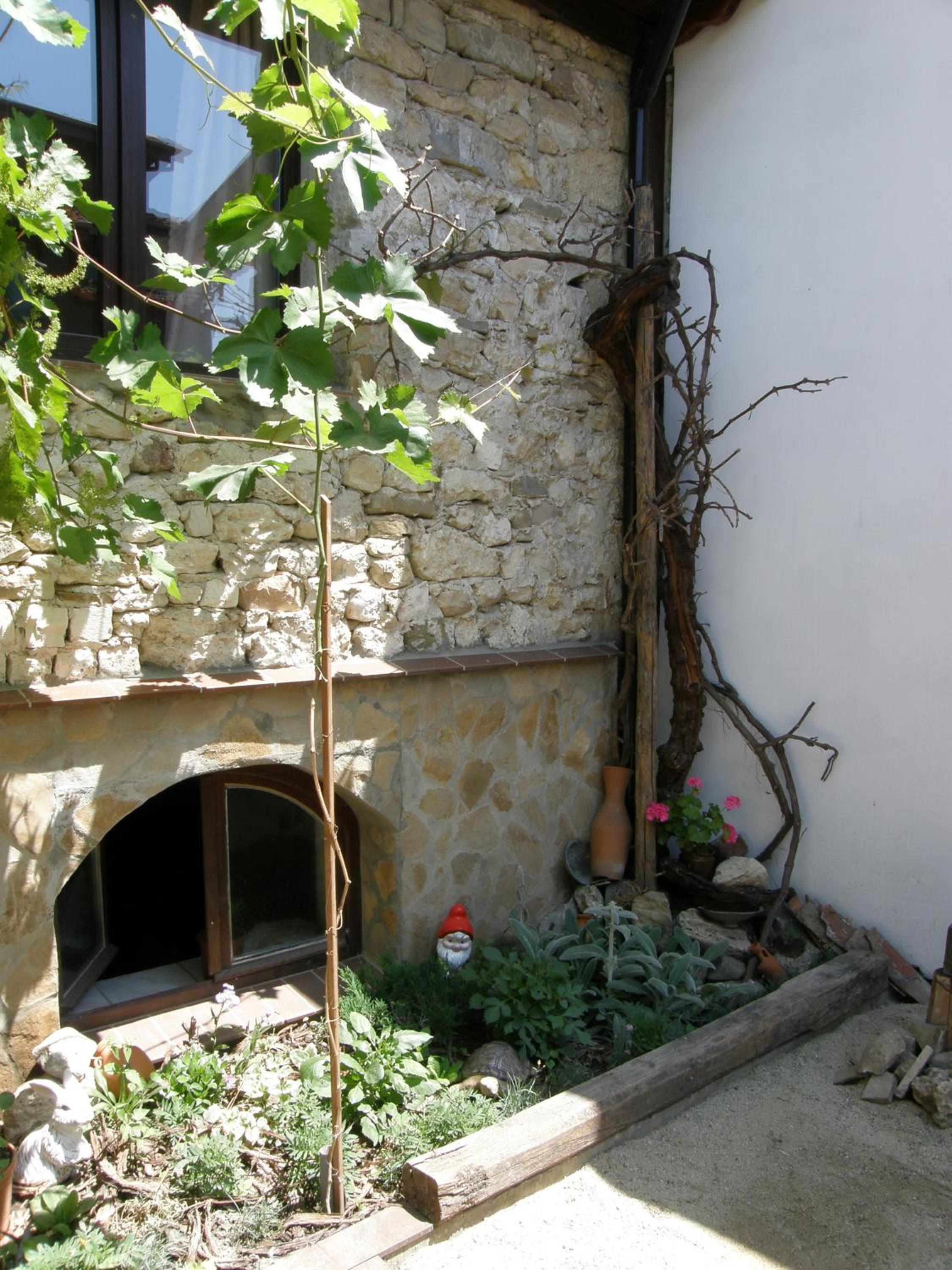 Emona Guest House