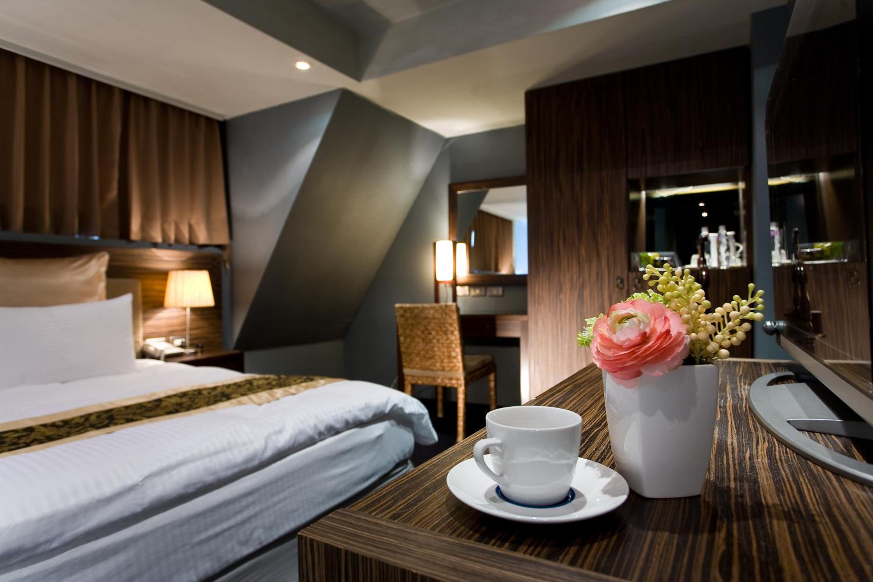 H.M.Hotel