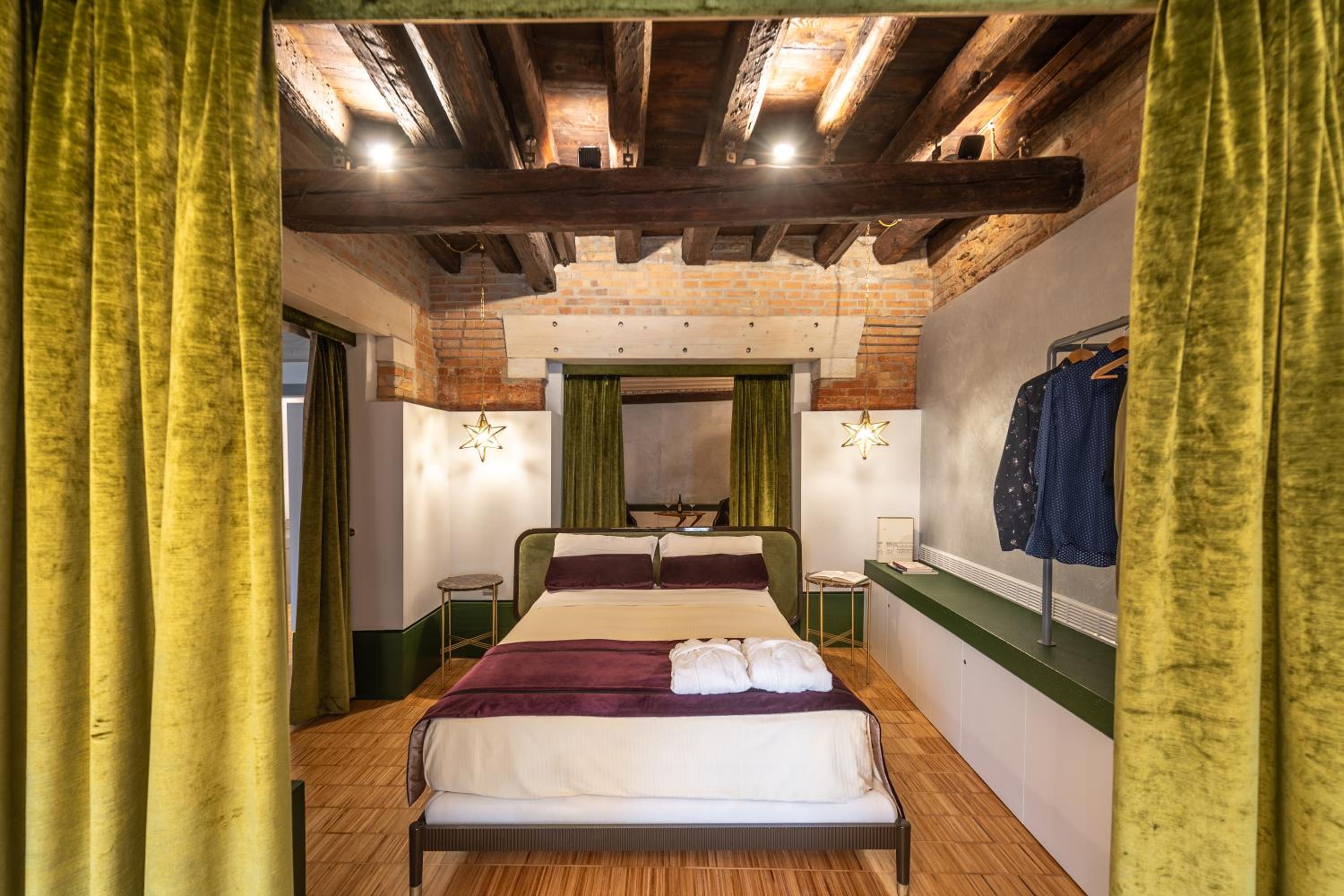 Locanda Leon Bianco on the Grand Canal