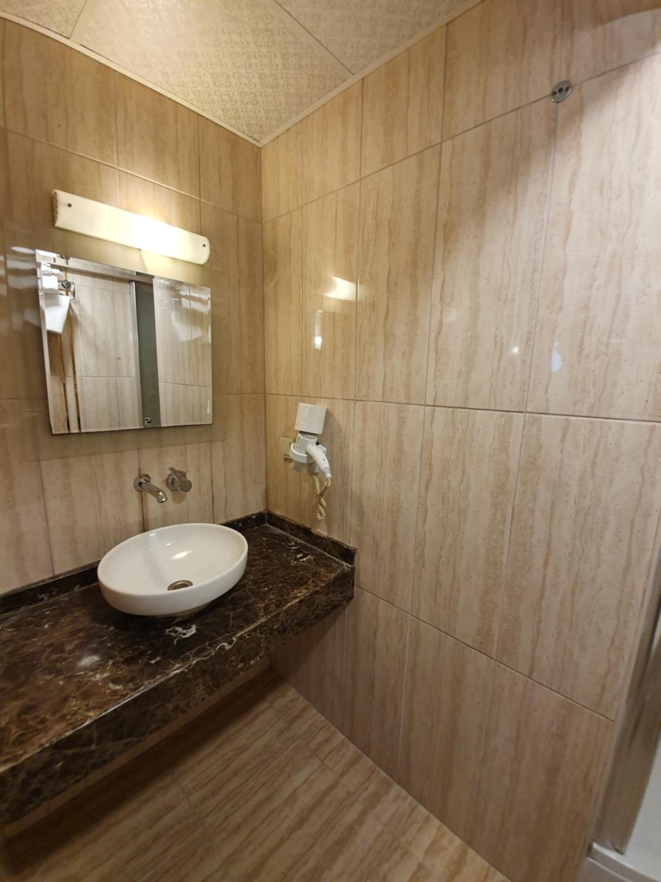 Elysion Hotel - Image 11