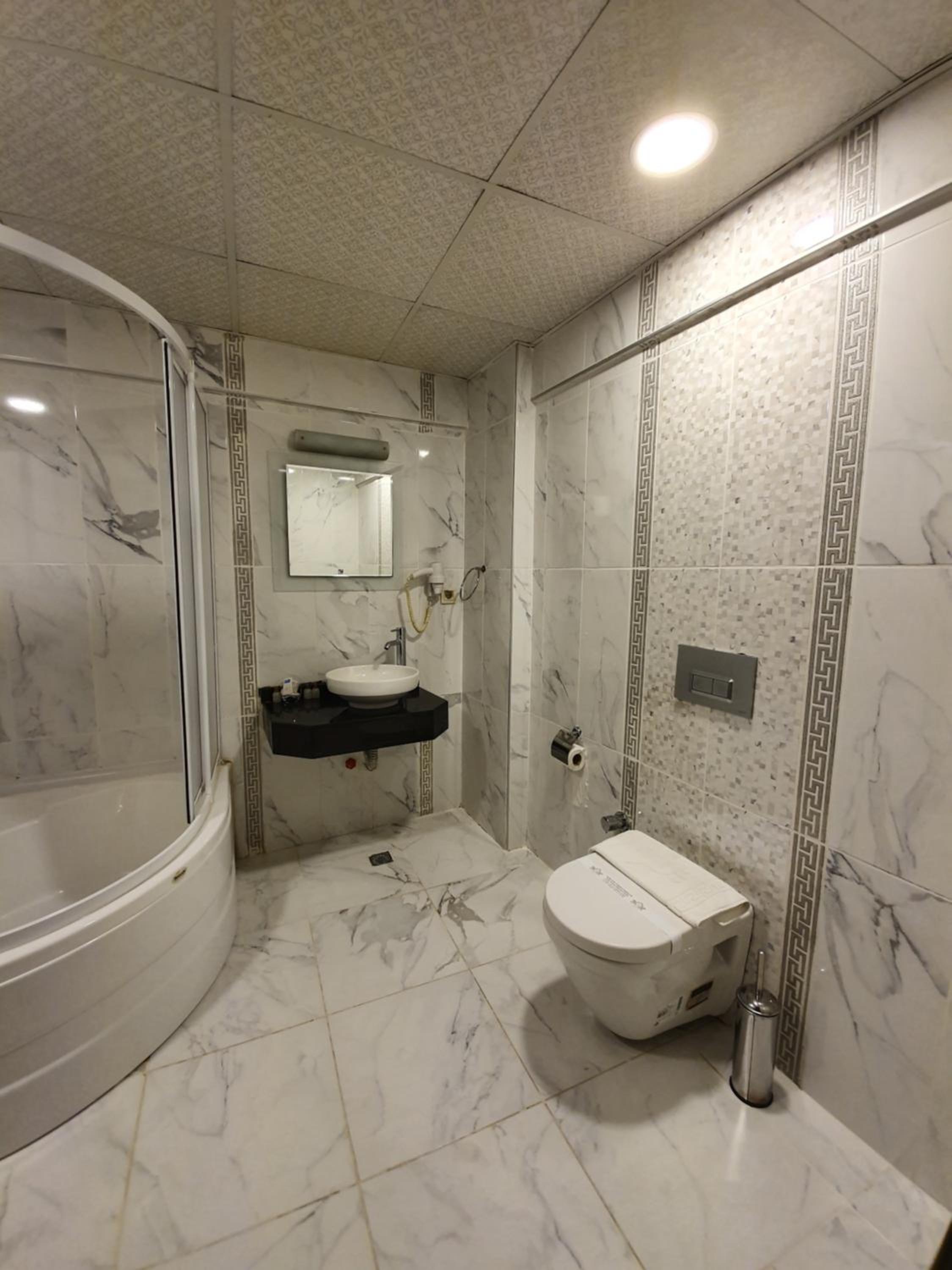 Elysion Hotel - Image 7