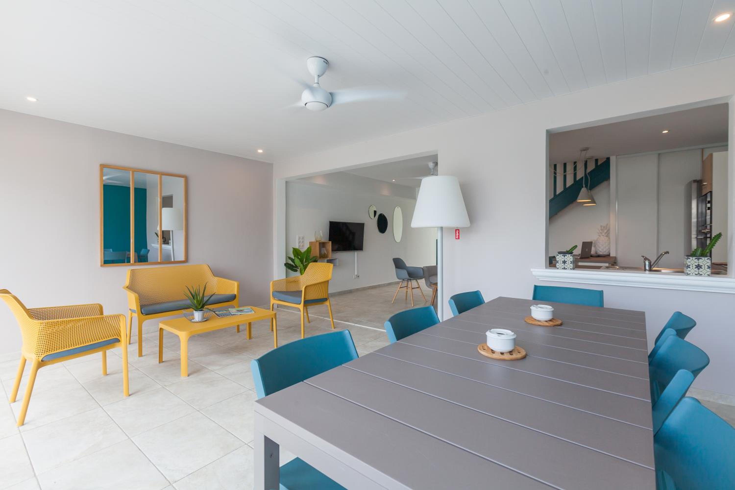 Villas Rock & Beach view 3
