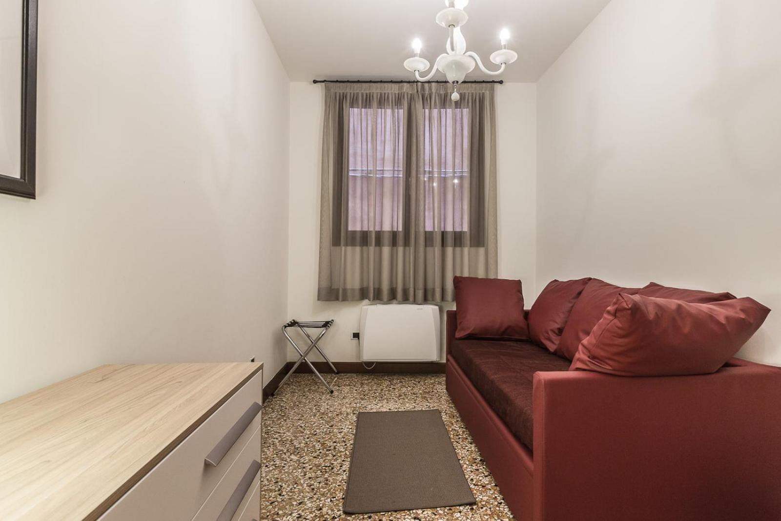 Ca' del Monastero 4 Collection Apartment up to 8 Guests with Lift