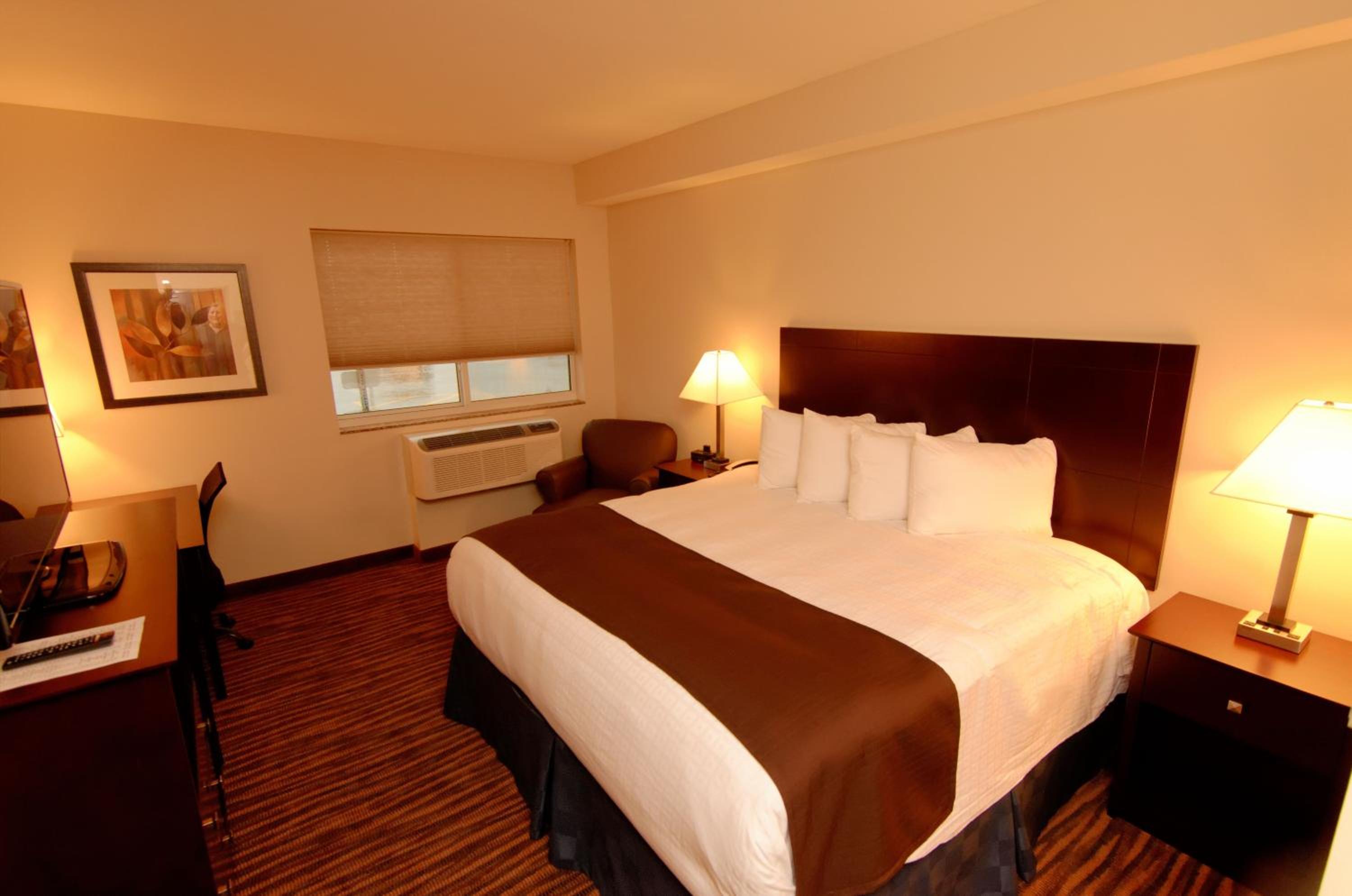 Cobblestone Inn  Suites Fort Madison - Property Image 2