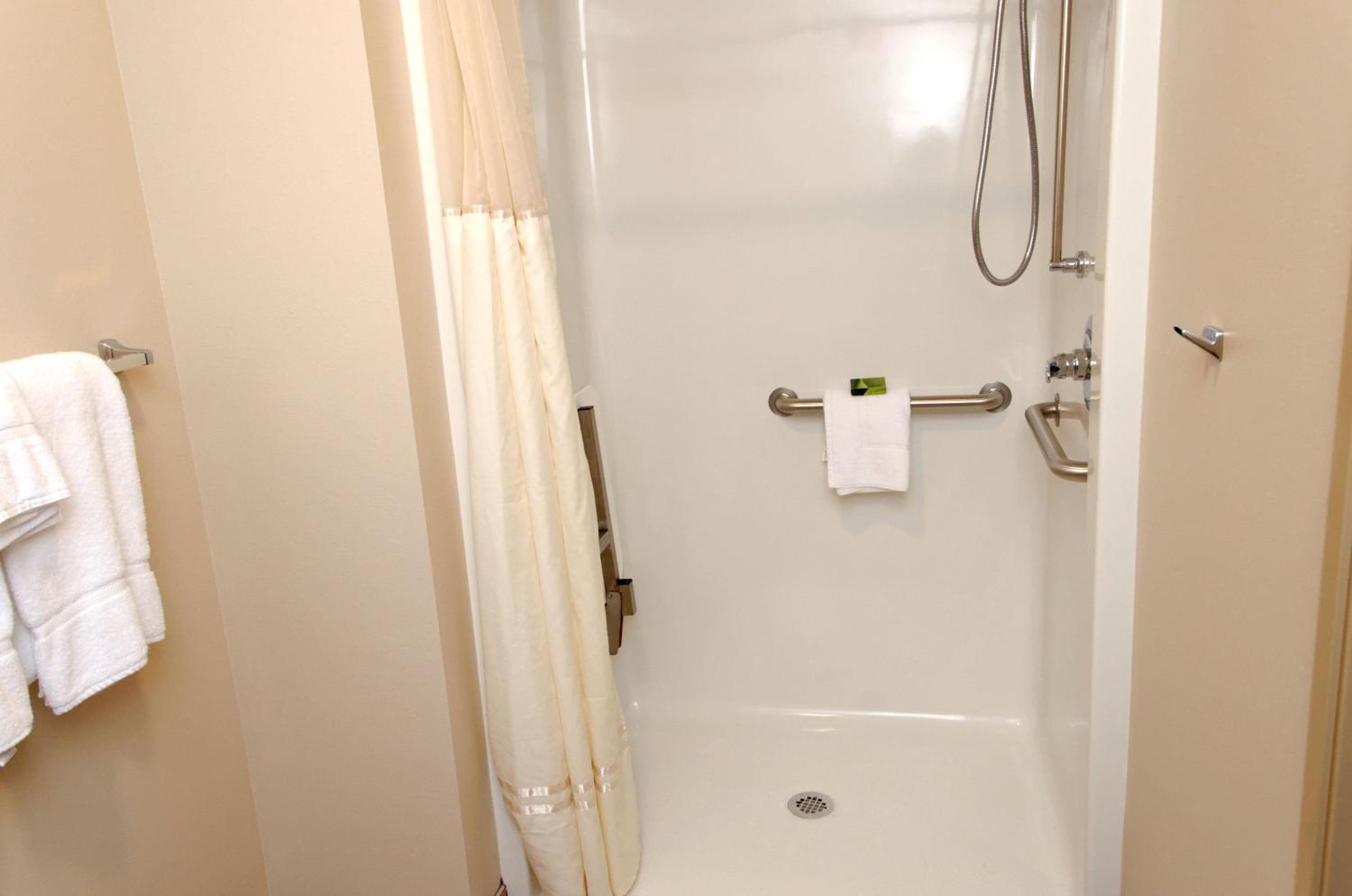 Cobblestone Inn  Suites Fort Madison - Property Image 6