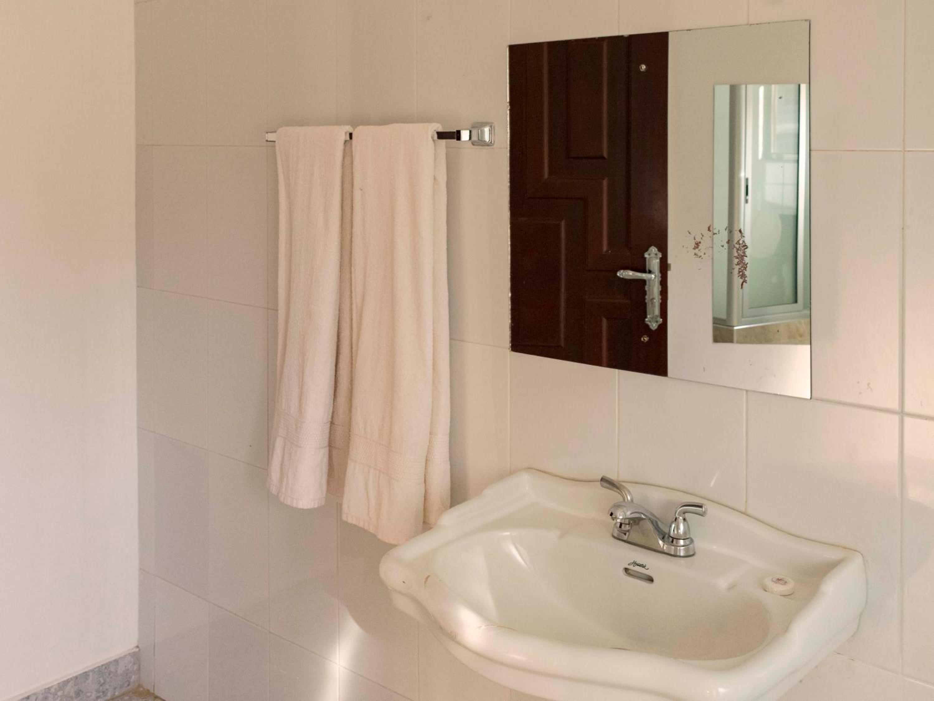 Sienna Beach Hotel Entebbe