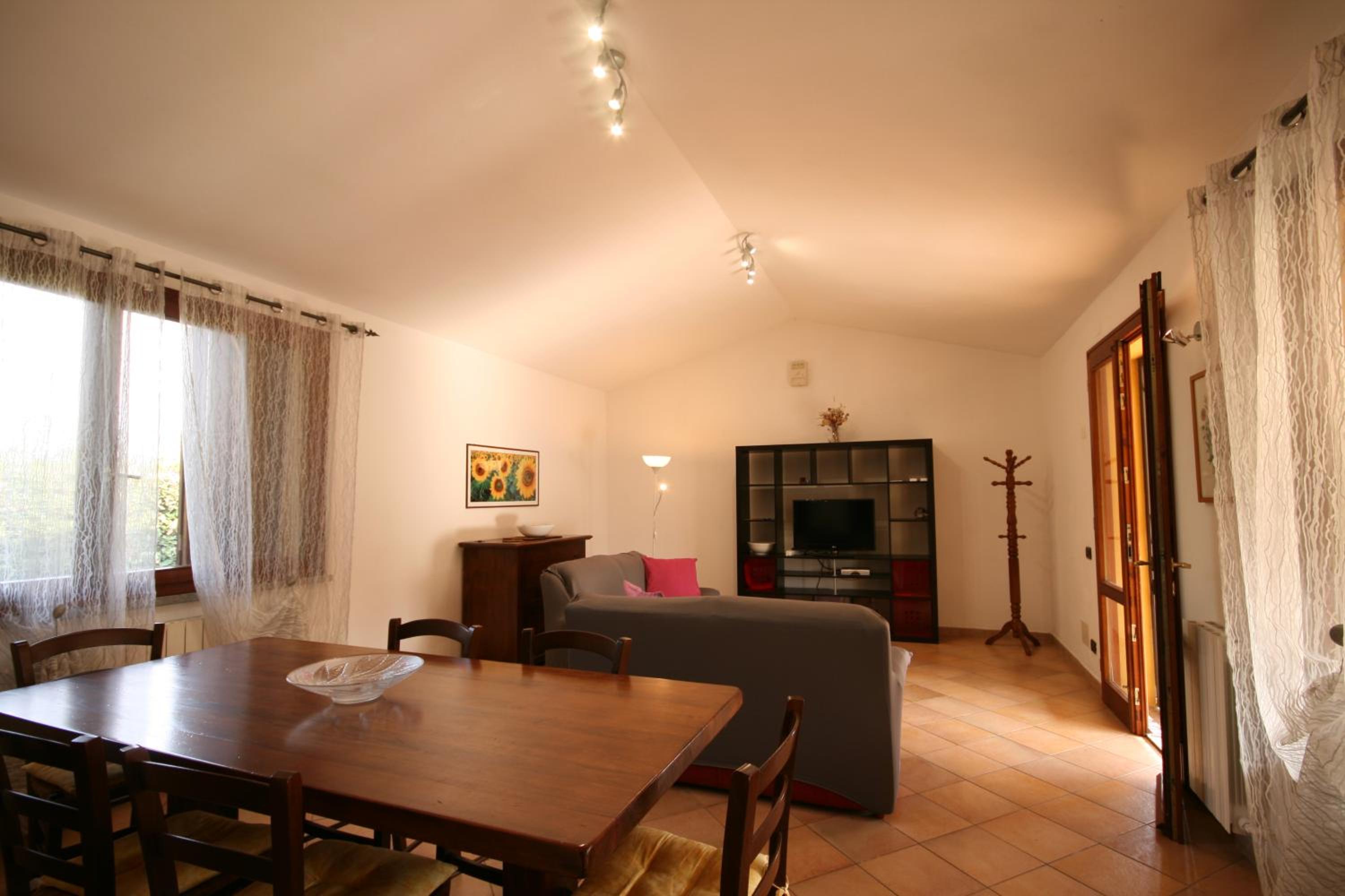 Carlotta Casetta indipendente non distante dal mare photo 4