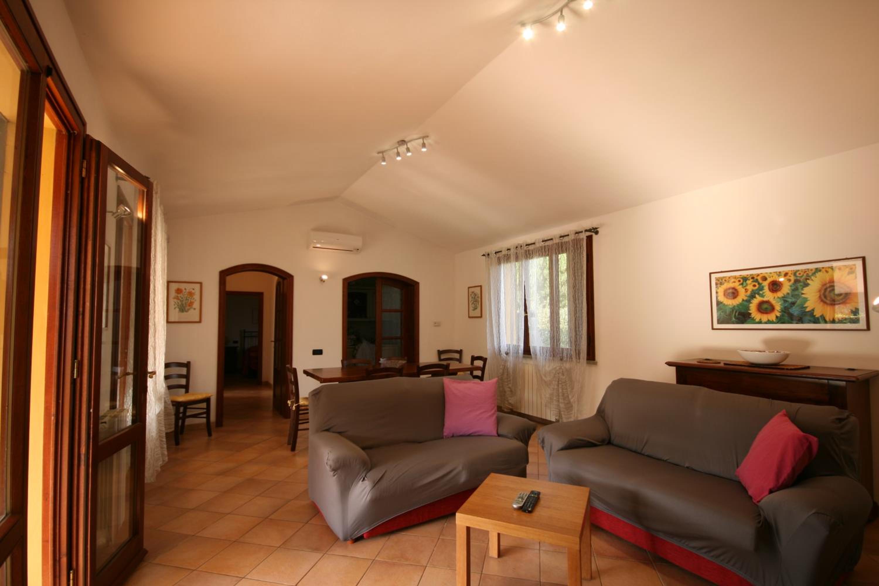 Carlotta Casetta indipendente non distante dal mare photo 2