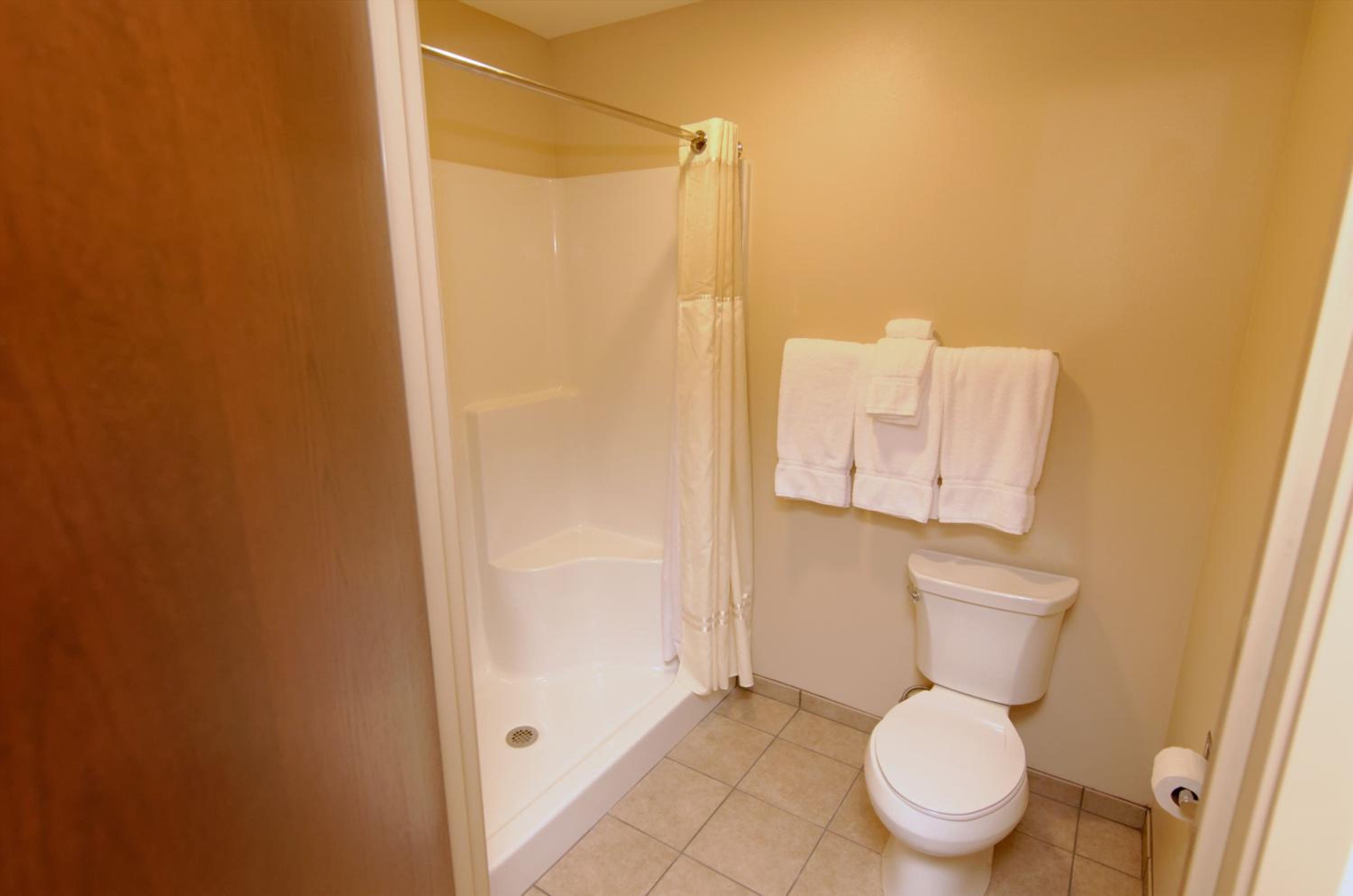 Cobblestone Inn  Suites Fort Madison - Property Image 7