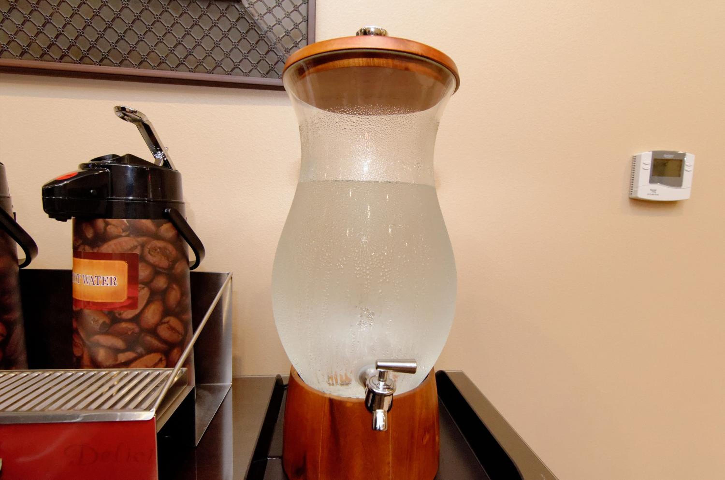 Cobblestone Inn  Suites Fort Madison - Property Image 9