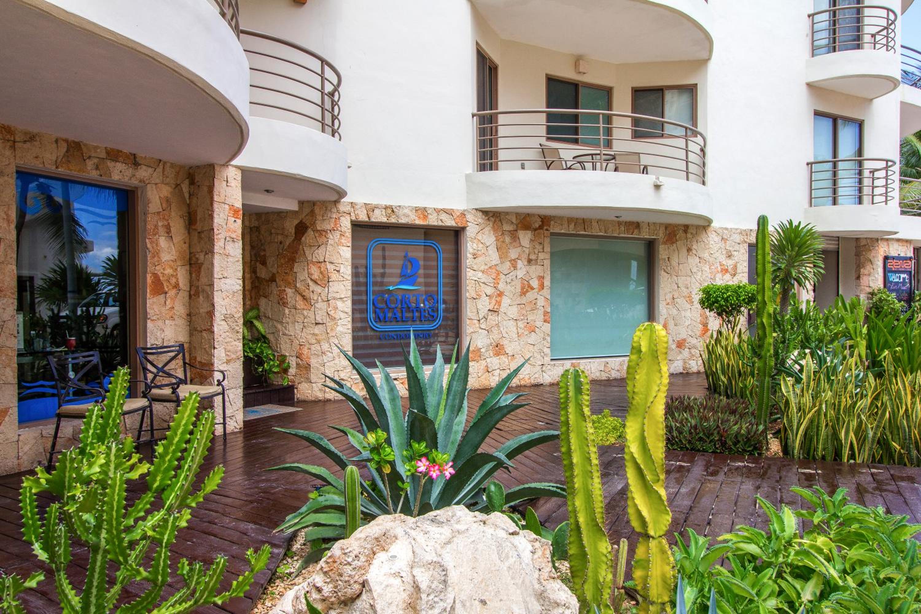 Corto Maltes 203 Apt 2 bedroom ocean view view 4