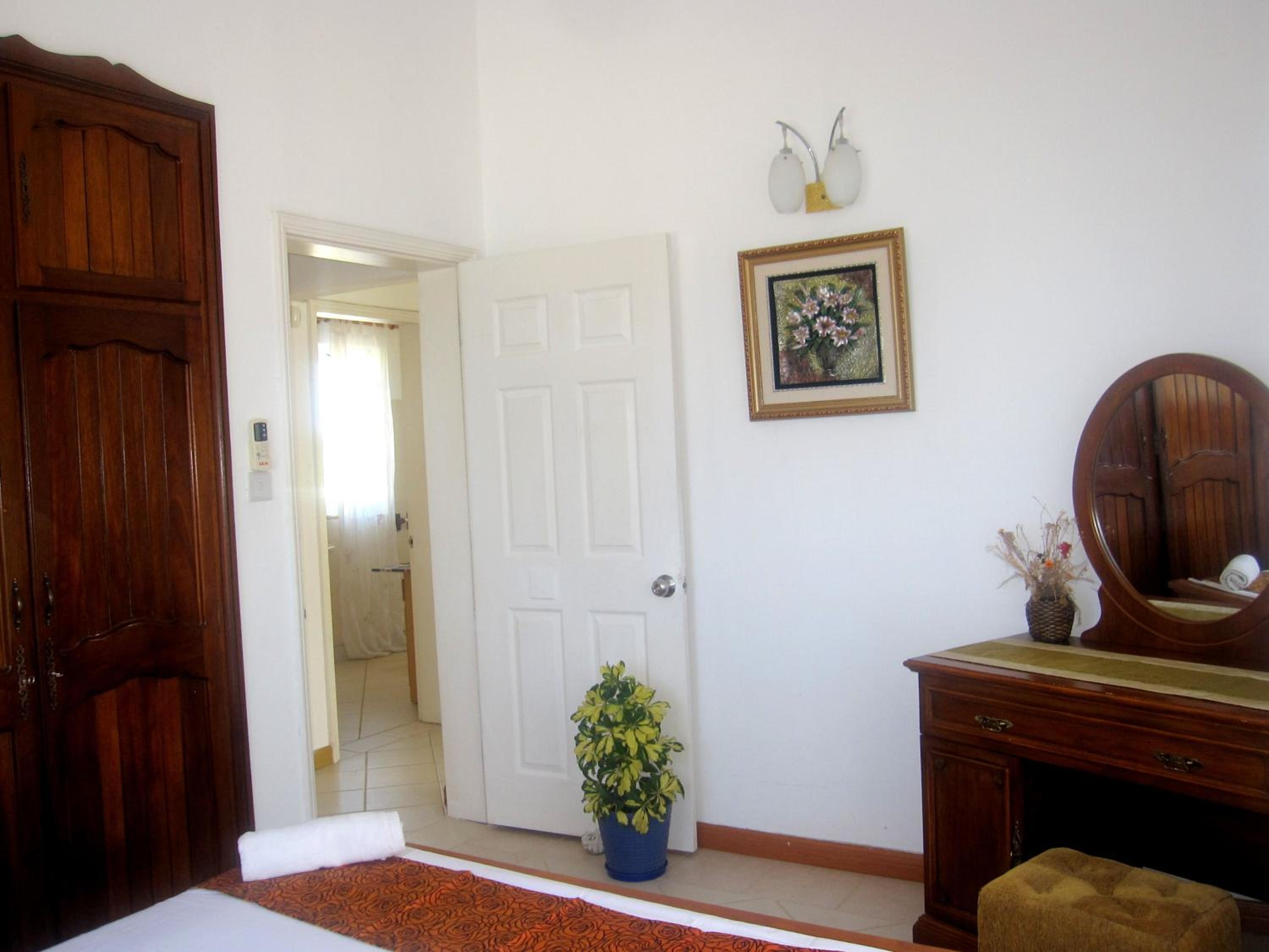 Golden Rod villa