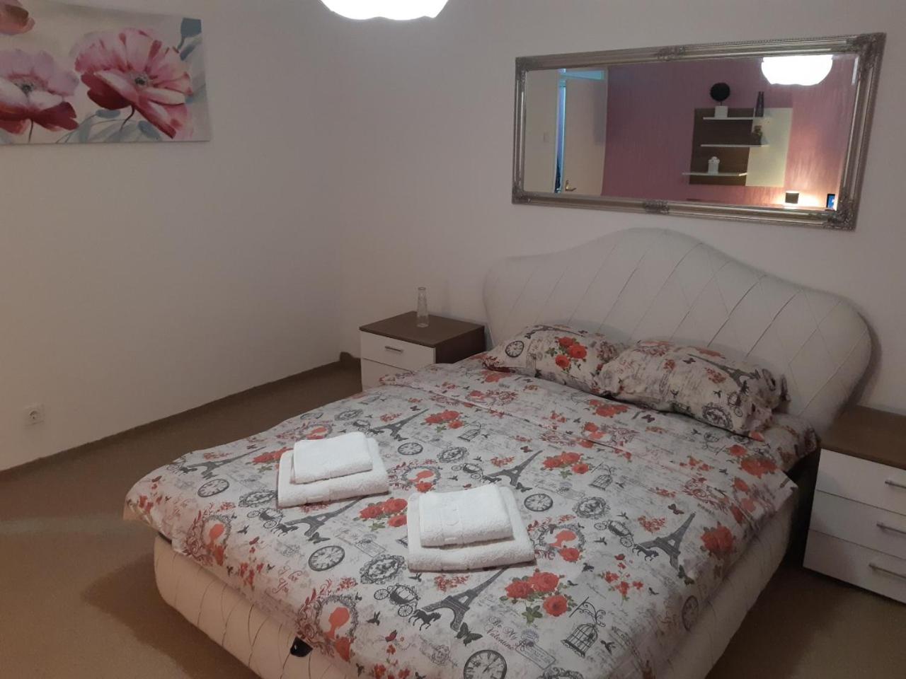 Apartment No. 5 view 3