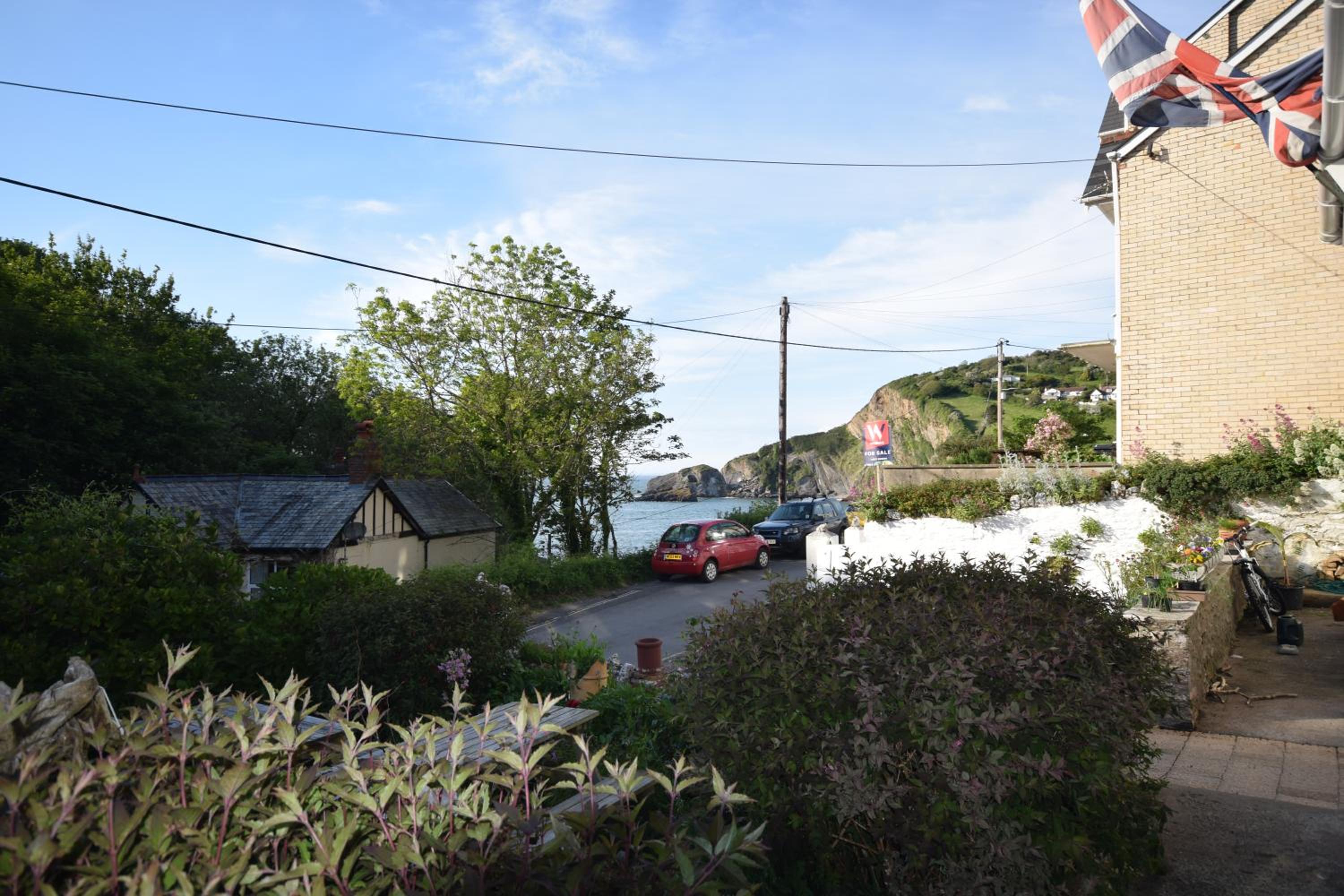 Newberry Beach lodge