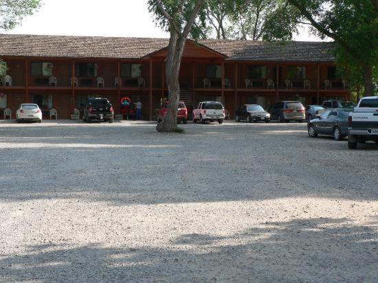 Austin's Chuckwagon Motel