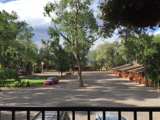 Austin's Chuckwagon Motel