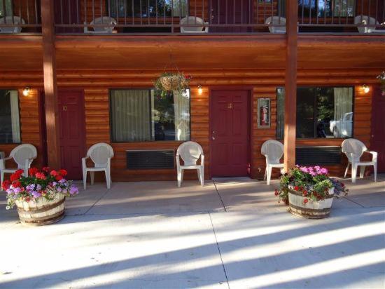 Austin's Chuckwagon Motel