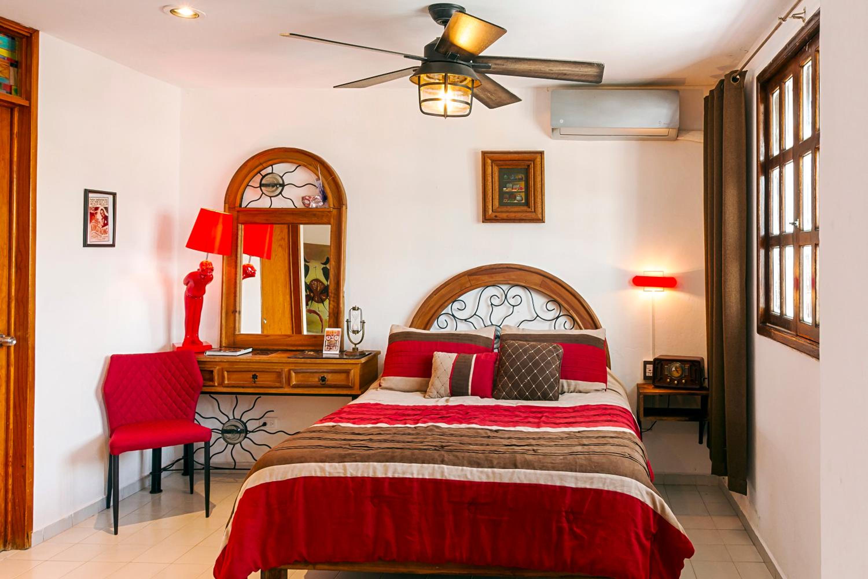 Casa Blanca Boutique & Organic