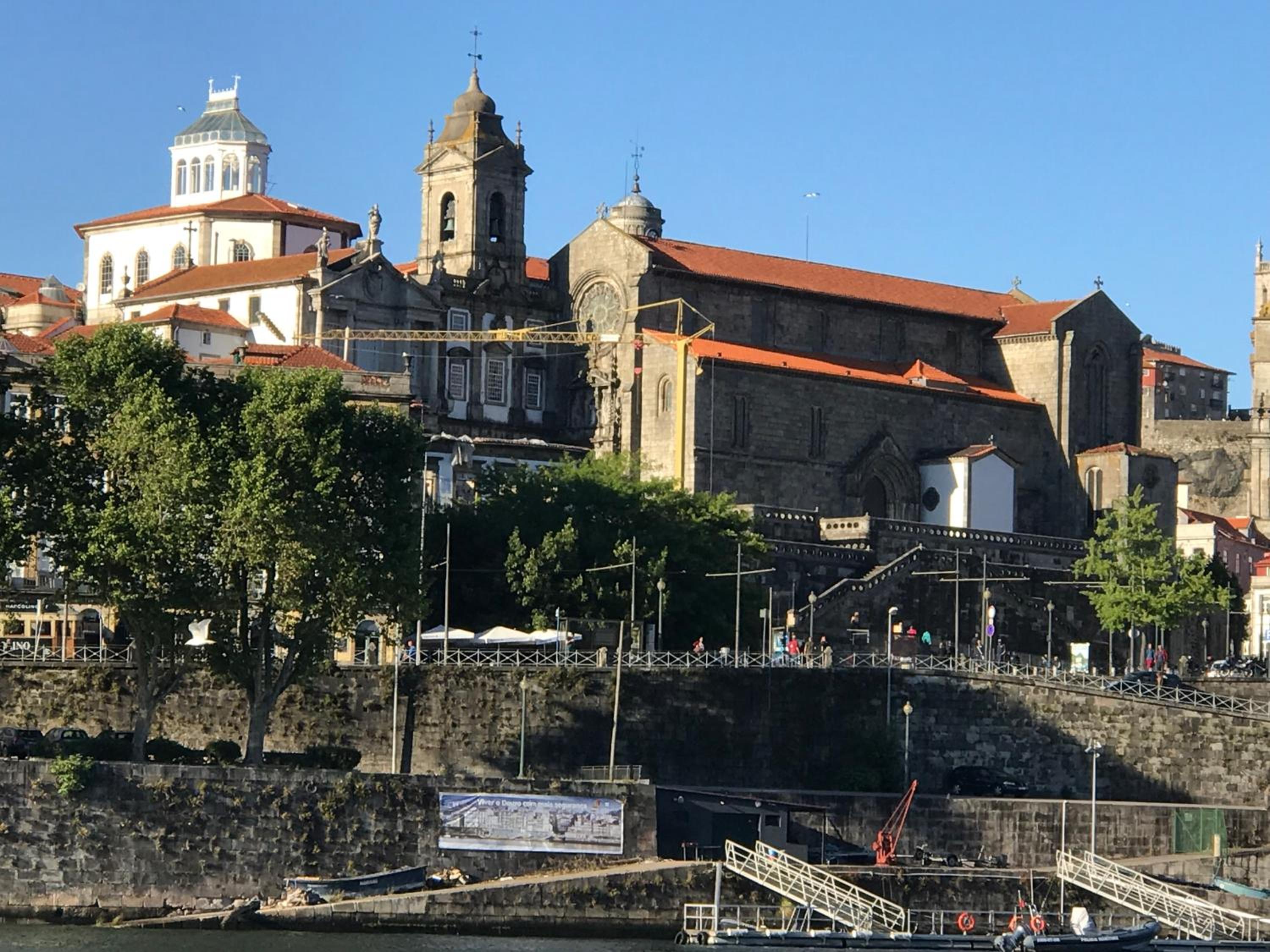 Porto Private Yacht- Accommodation Douro River view 4