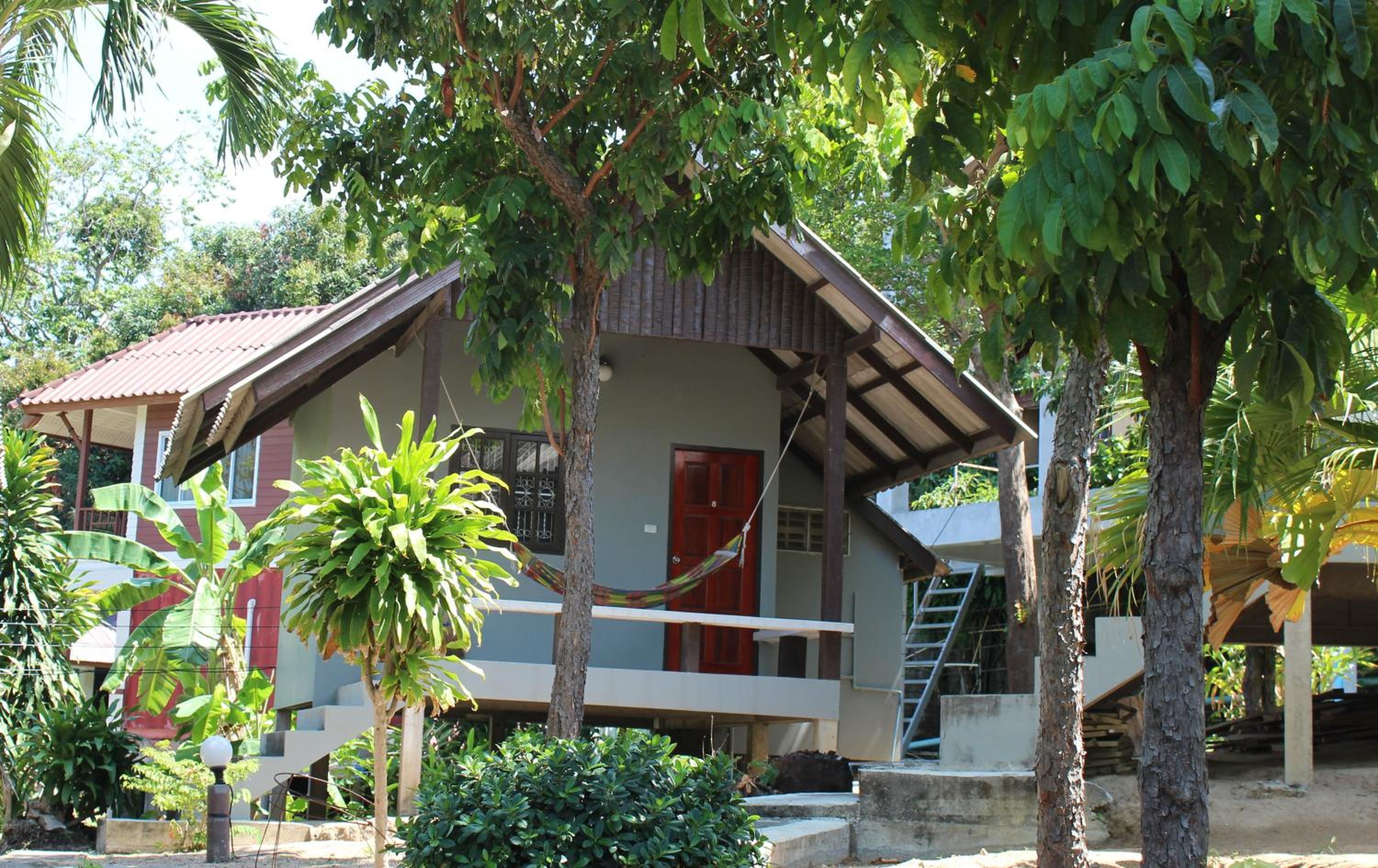Phupha Bungalow Haad Rin view 5