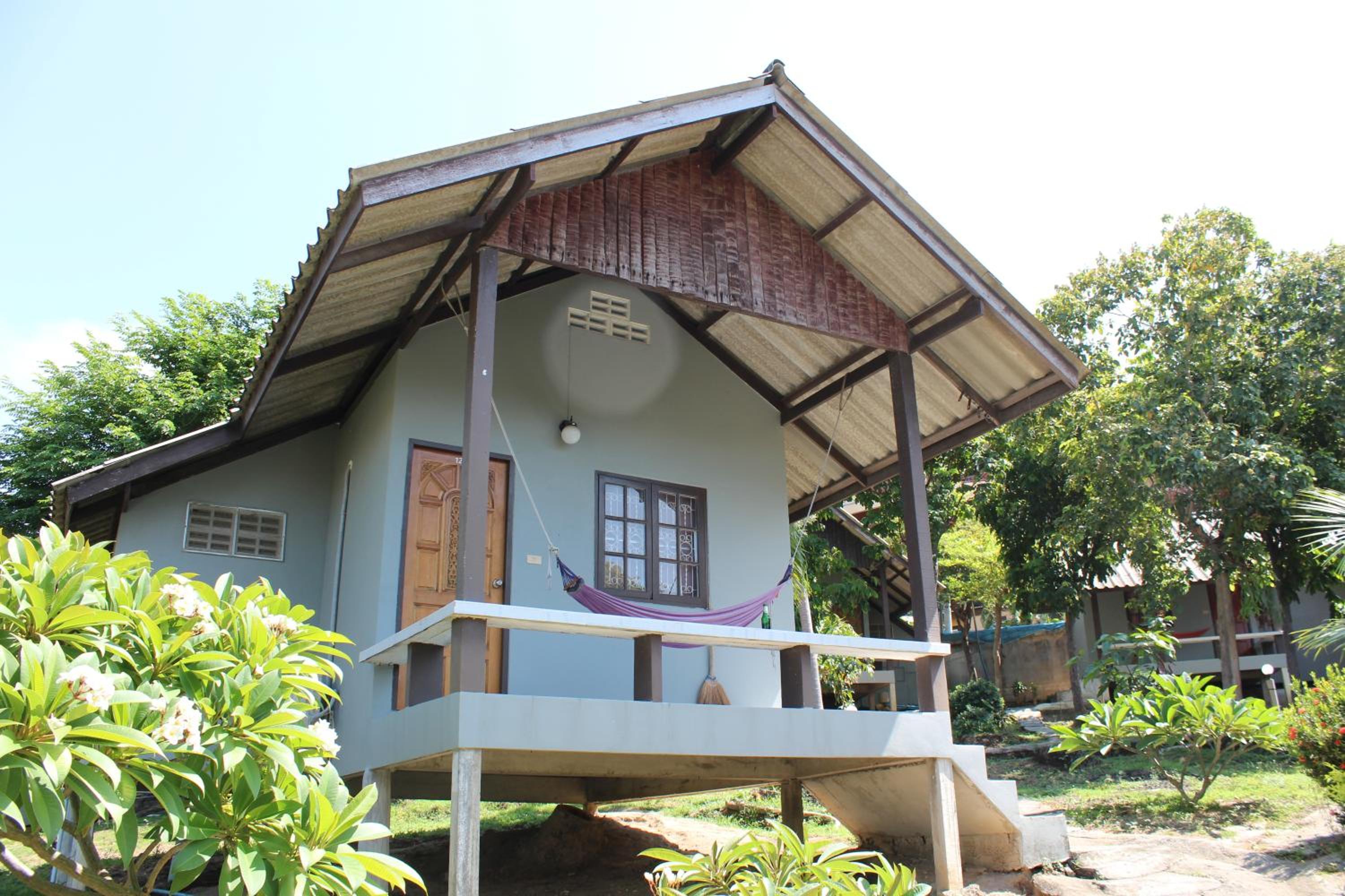 Phupha Bungalow Haad Rin view 4