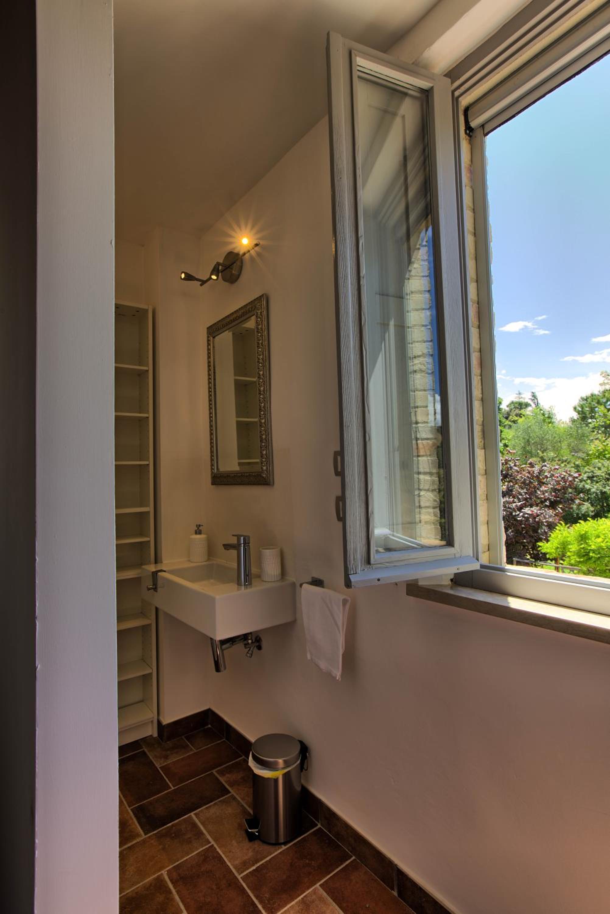 Grande villa storica per vacanze con giardino privato e piscina - Property Image 90