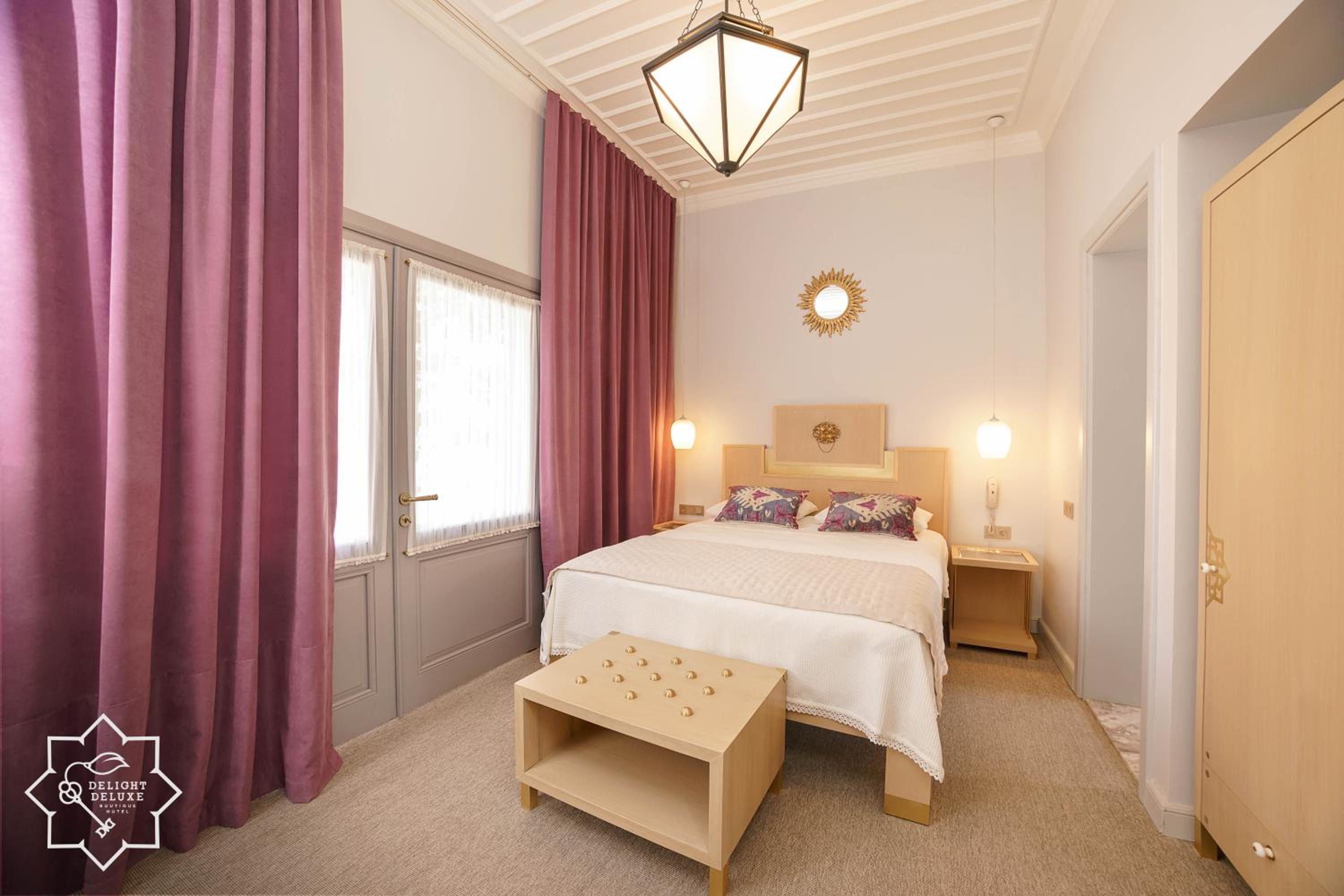 Delight Deluxe Hotel - Image 38