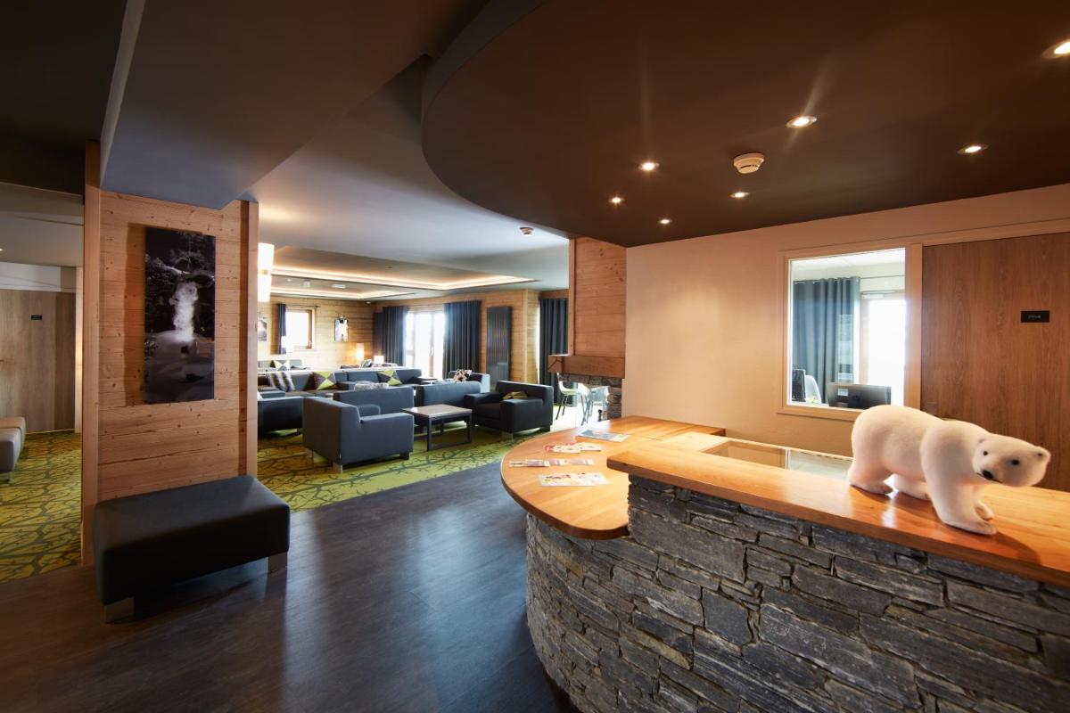 hotel reception