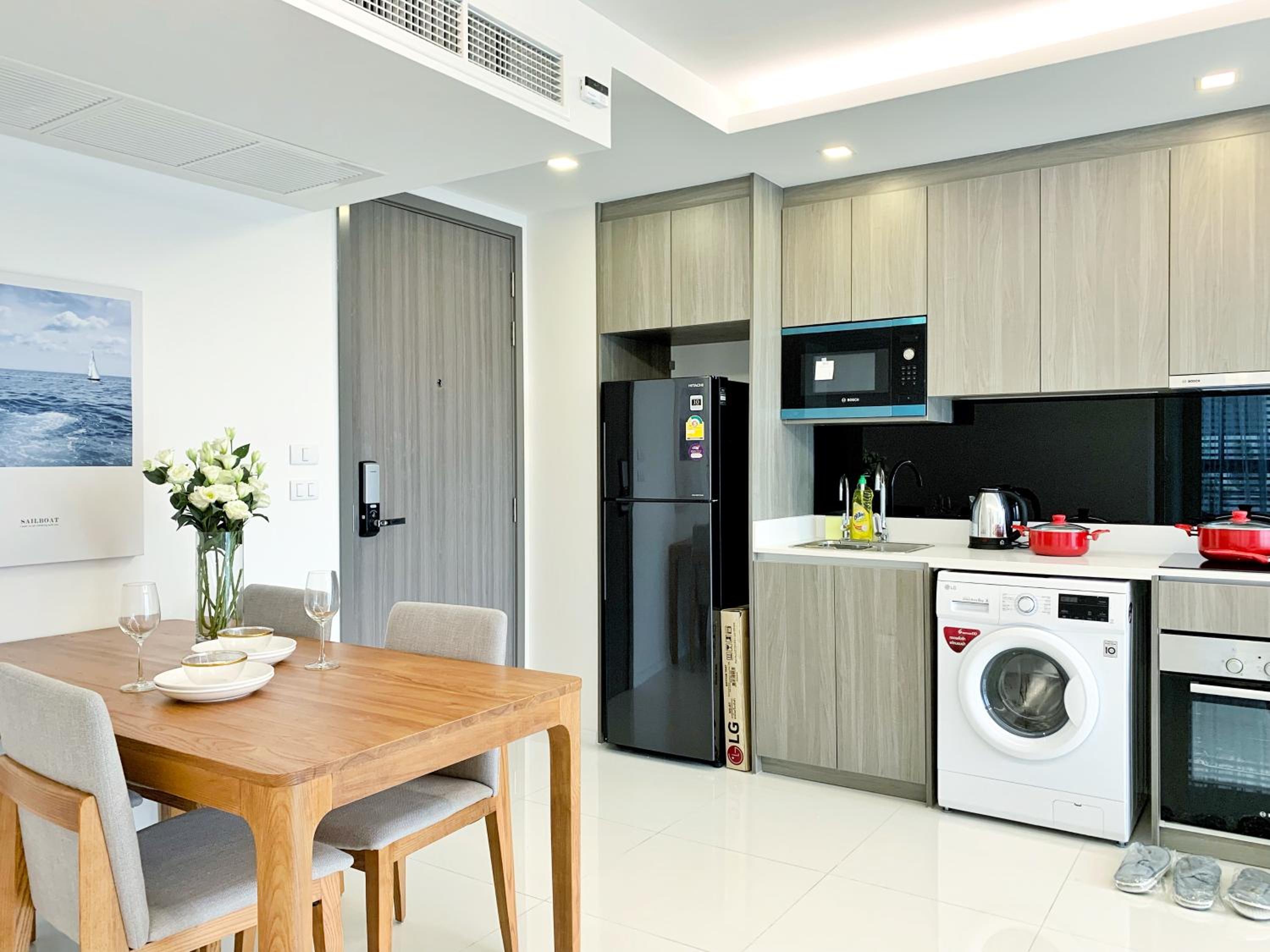 Sukhumvit Asok Modern Suite