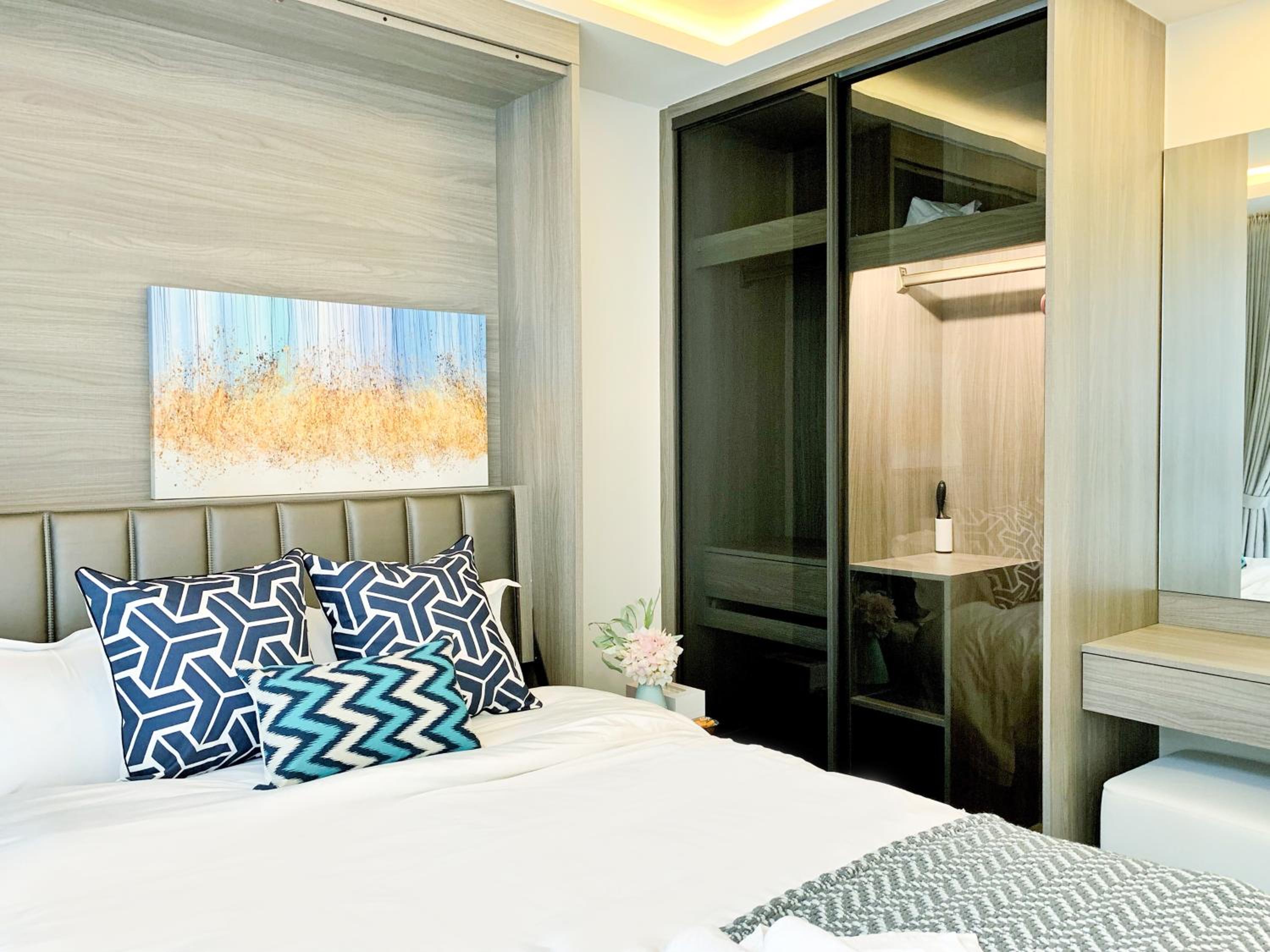 Sukhumvit Asok Modern Suite